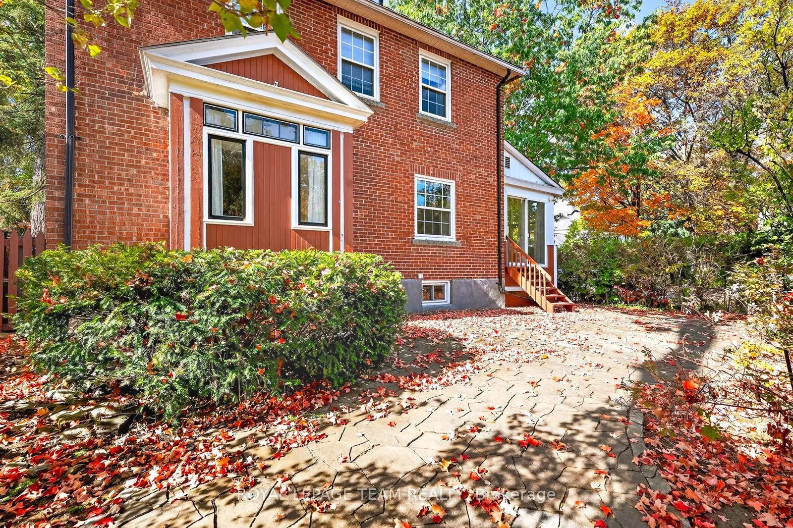 100 Maple Lane