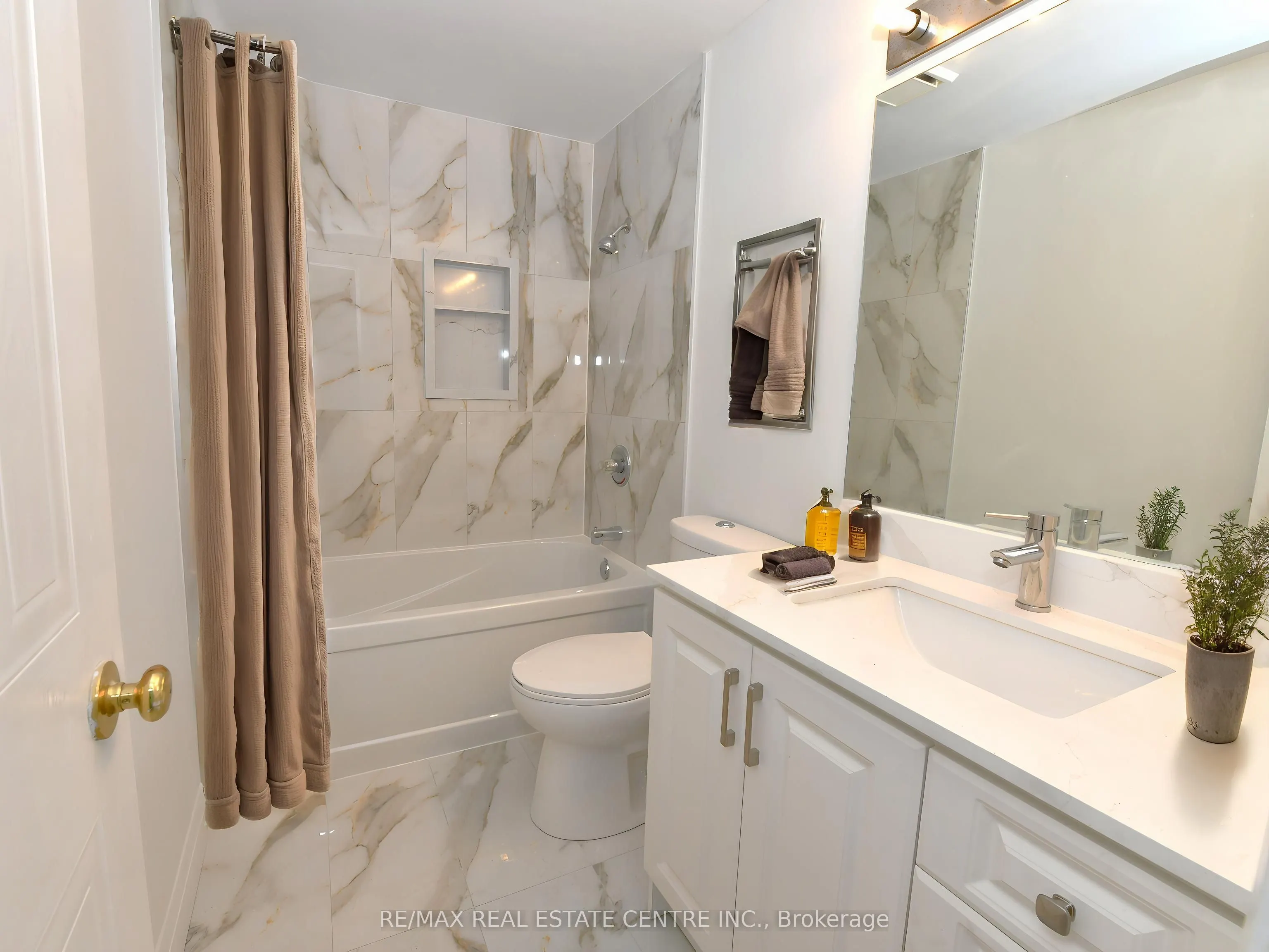 1247 Huron Street, #111