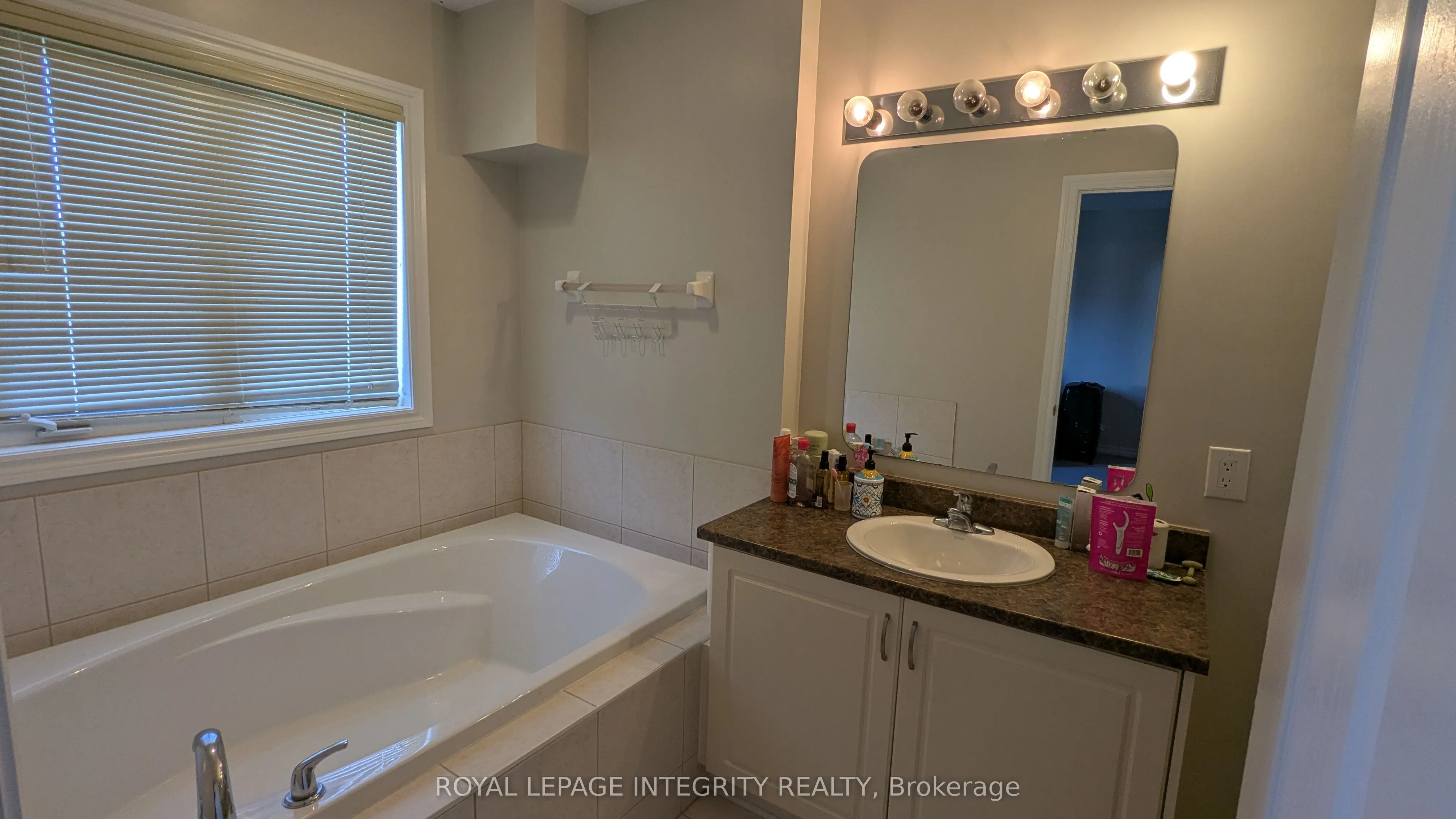 215 Badgeley Avenue
