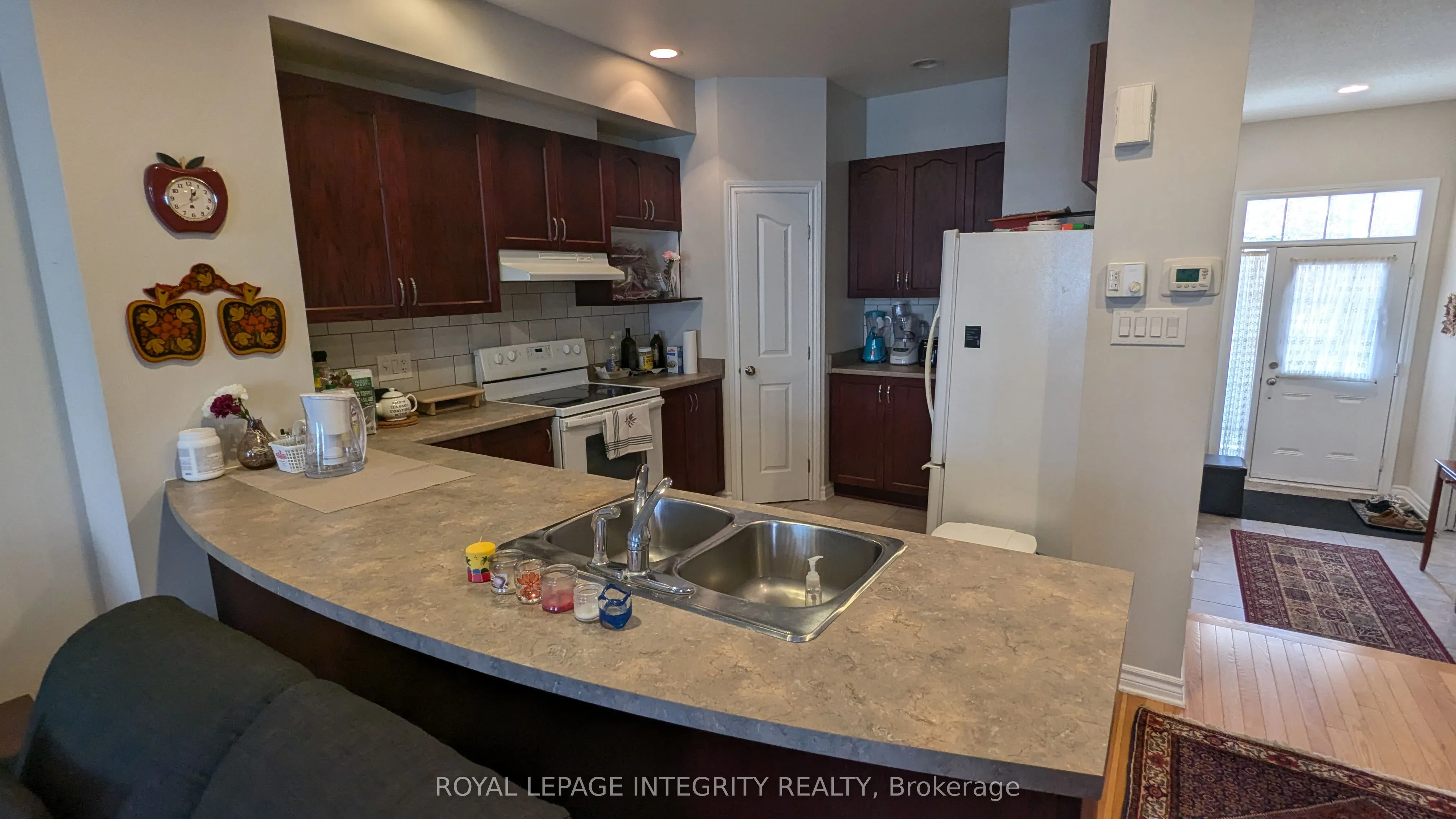 215 Badgeley Avenue