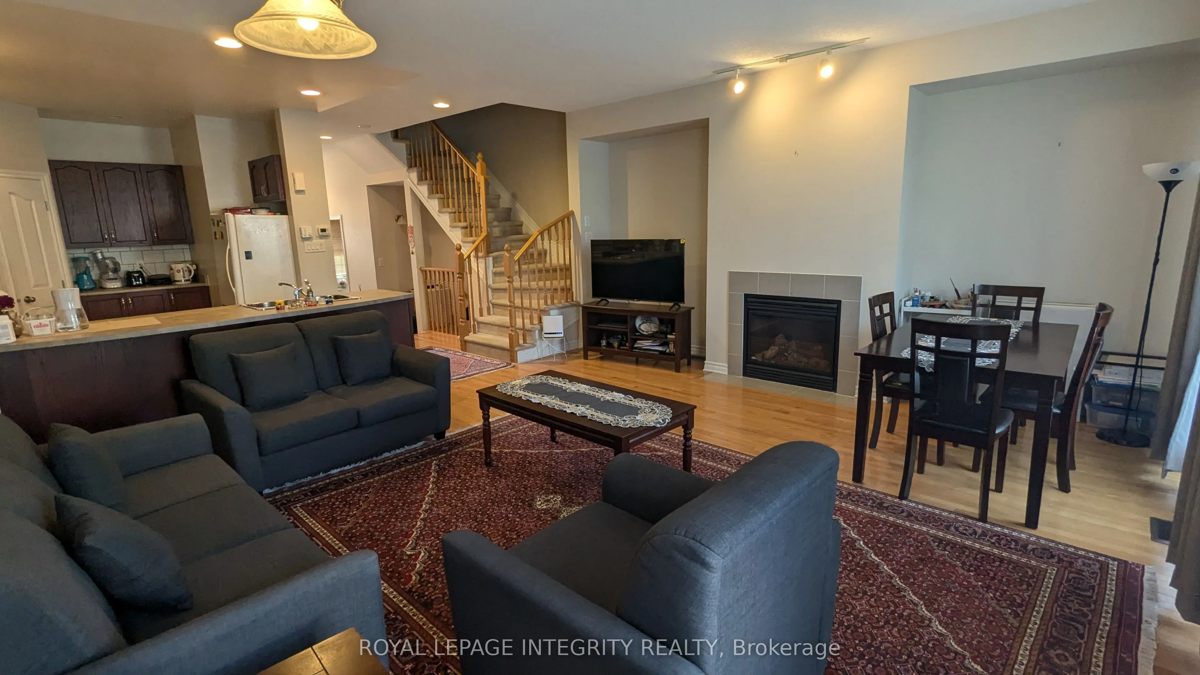 215 Badgeley Avenue
