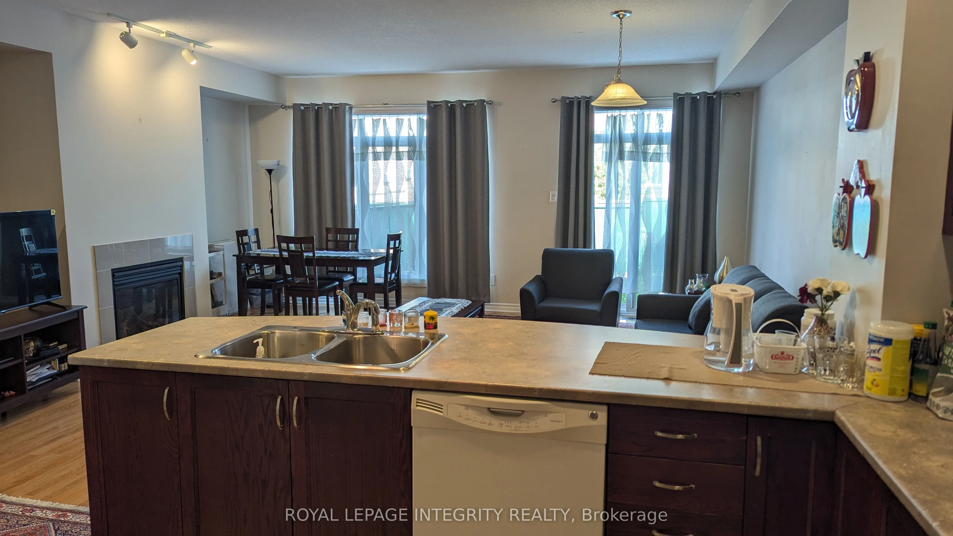 215 Badgeley Avenue