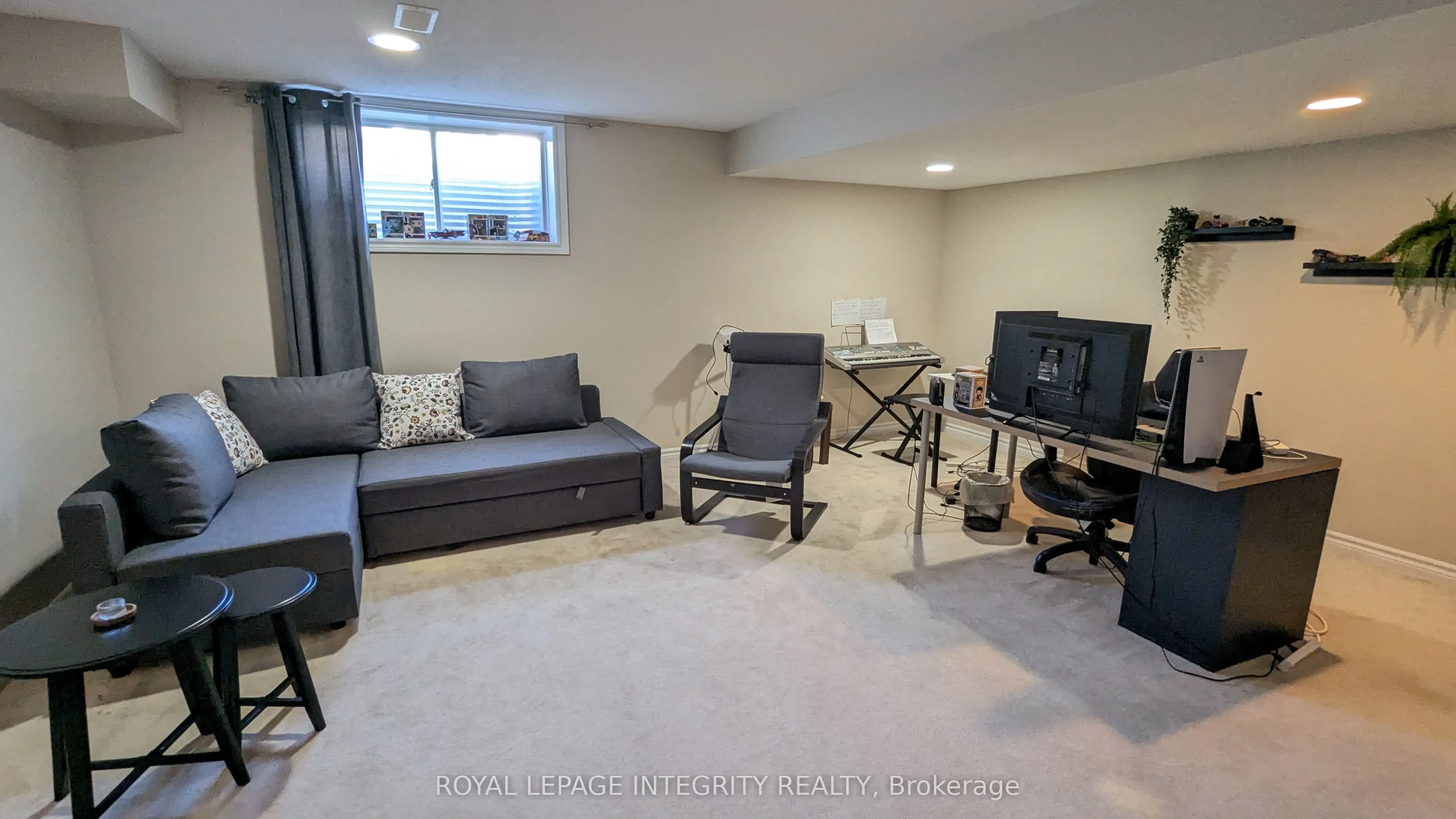 215 Badgeley Avenue
