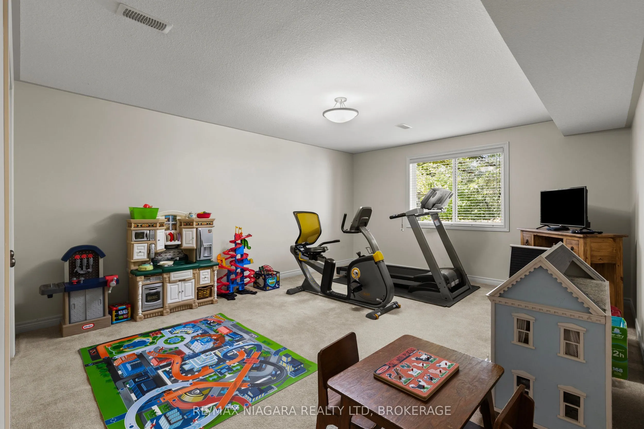 194 Hillsdale Road