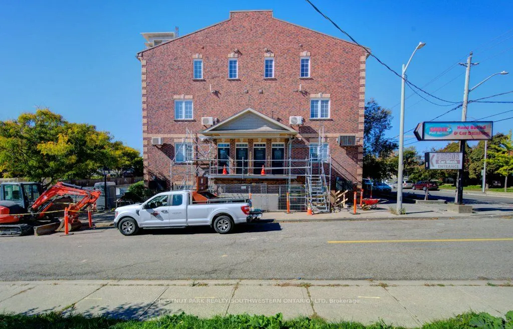 555 King Street E, #7