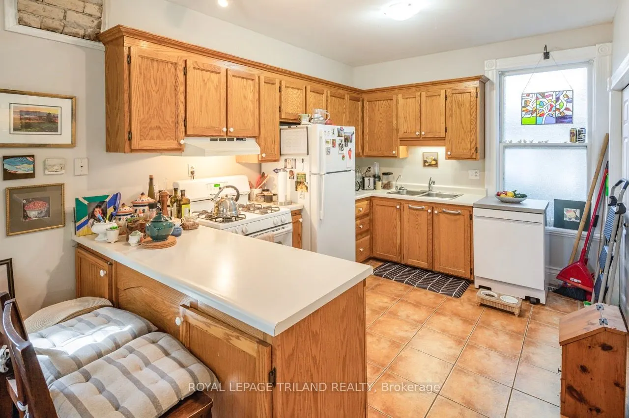 737 William Street N, #1 & 2