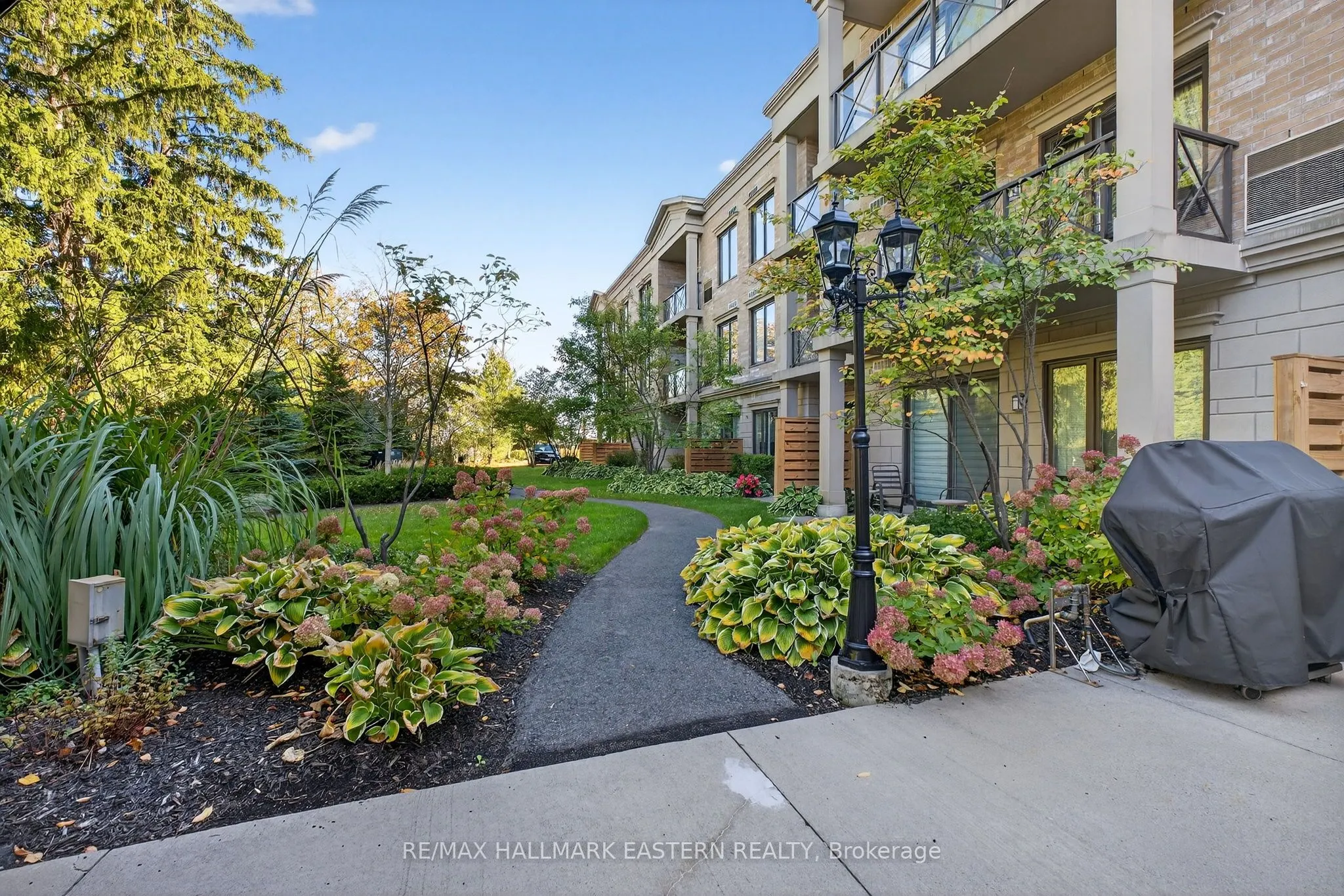 869 Clonsilla Avenue, #PH06