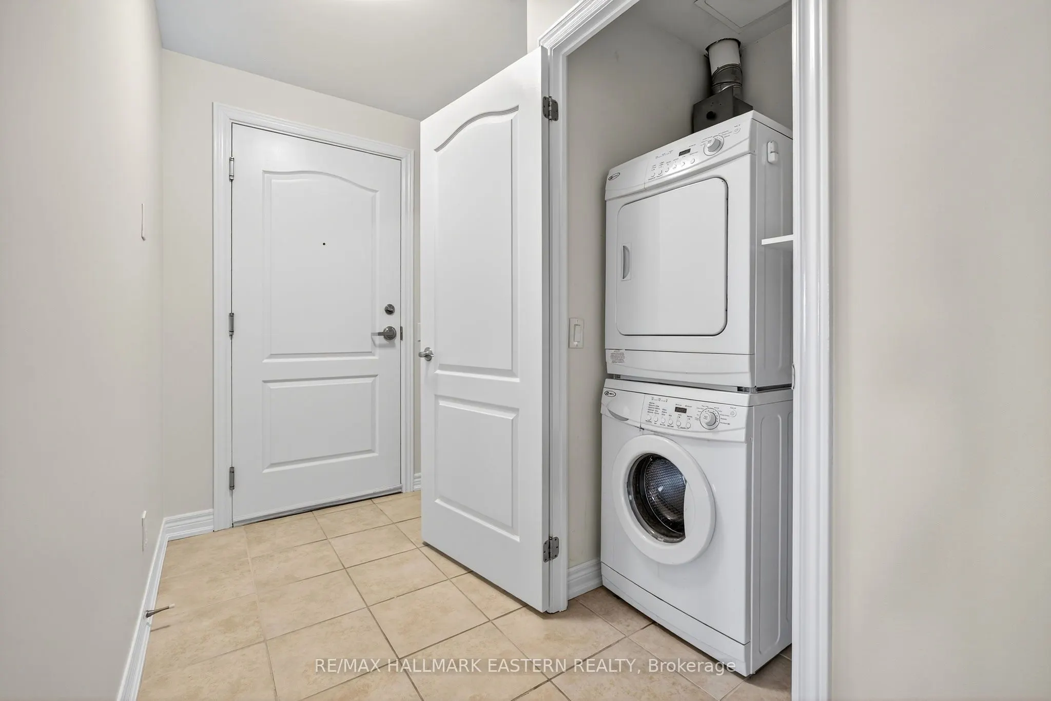 869 Clonsilla Avenue, #PH06
