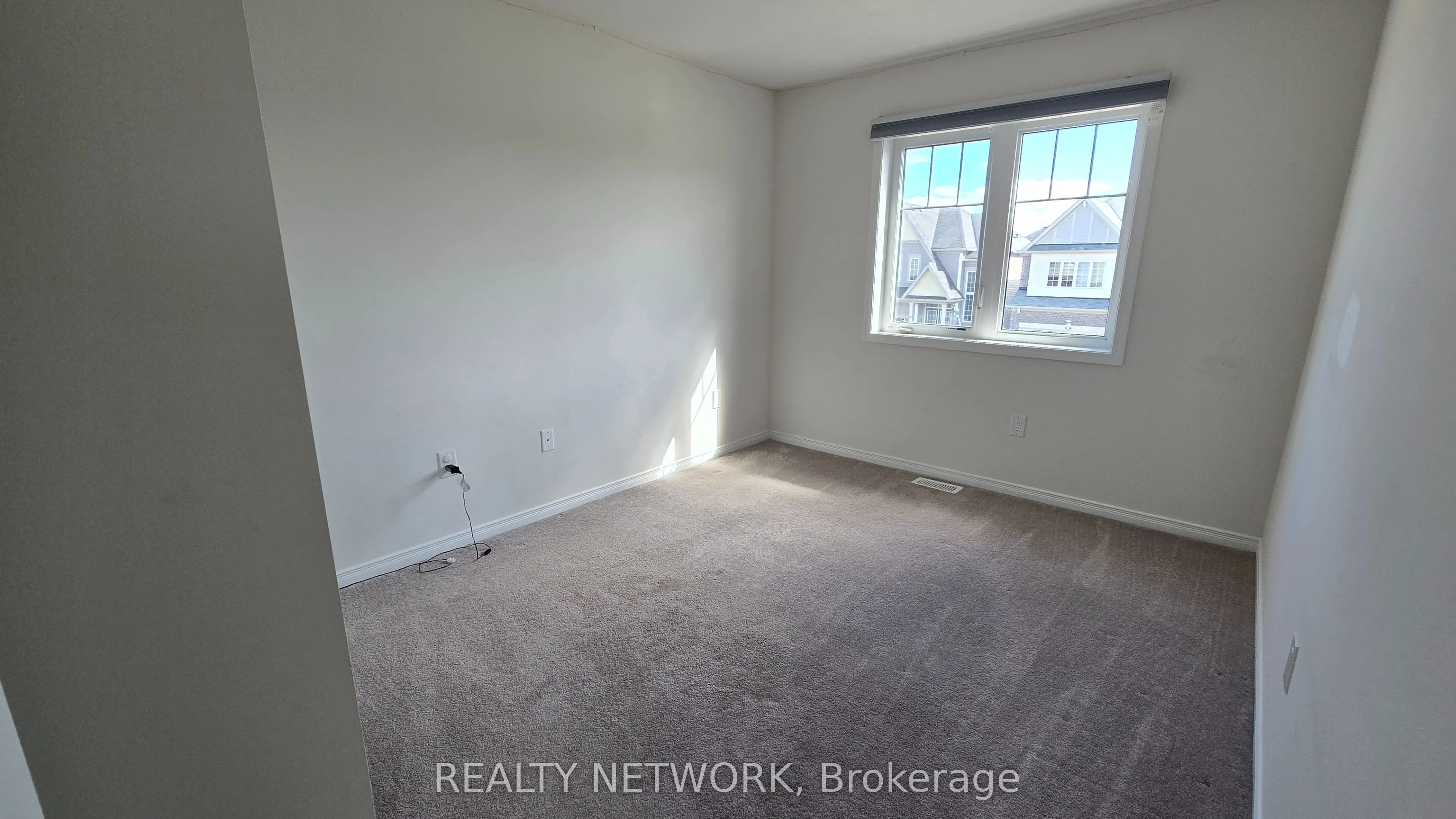 11 Amres Street
