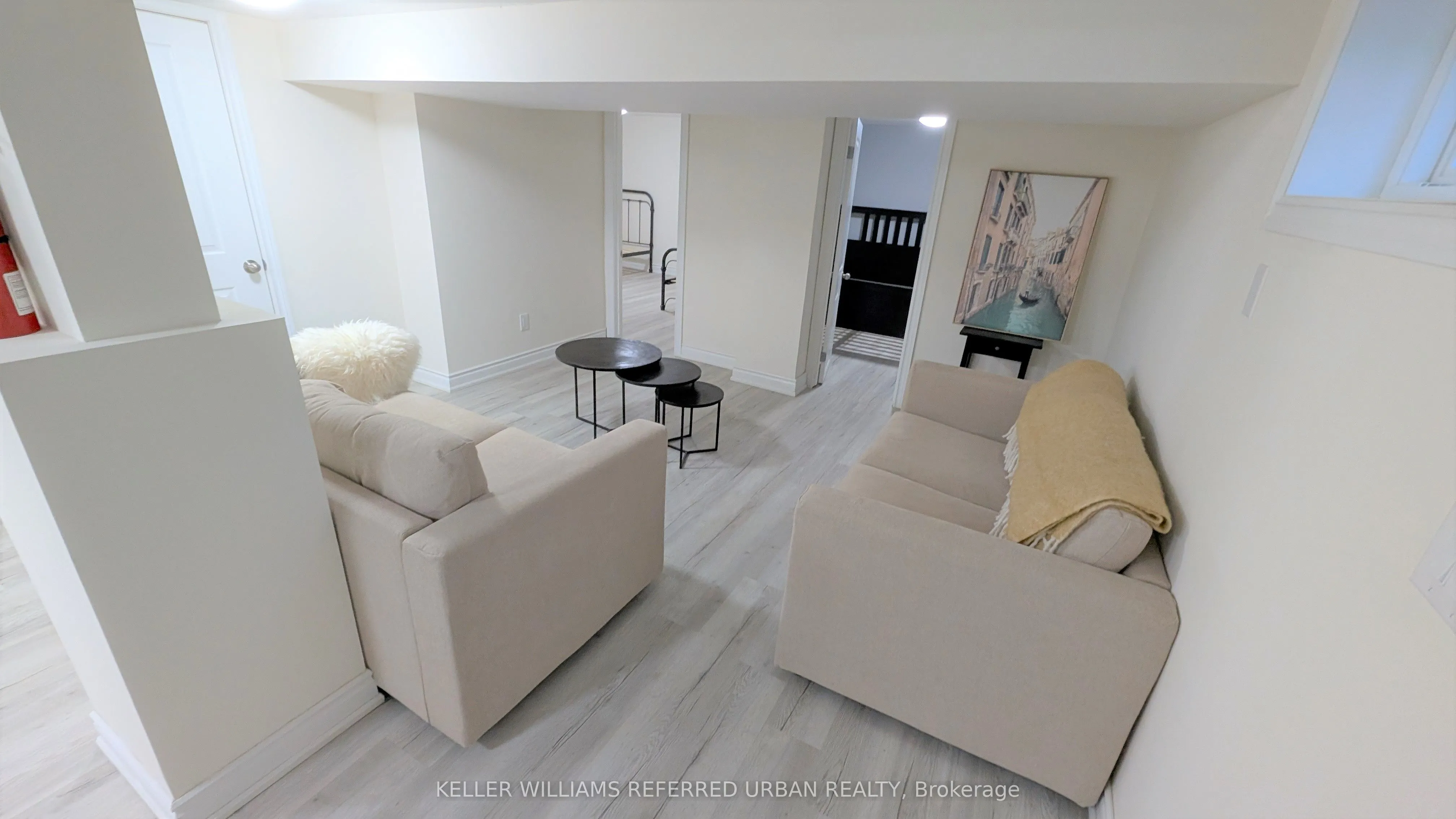 386 Welland Avenue W