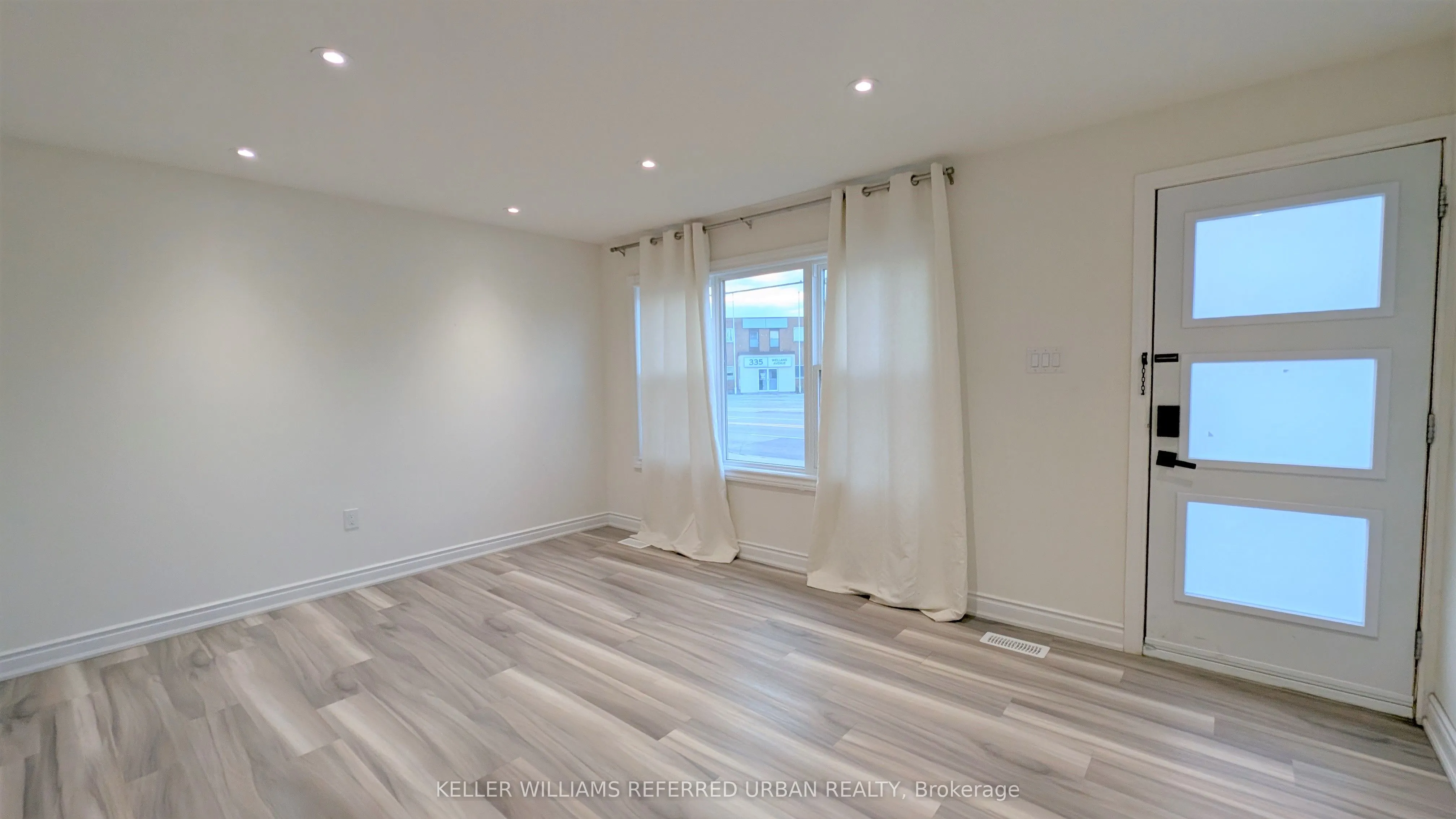 386 Welland Avenue W