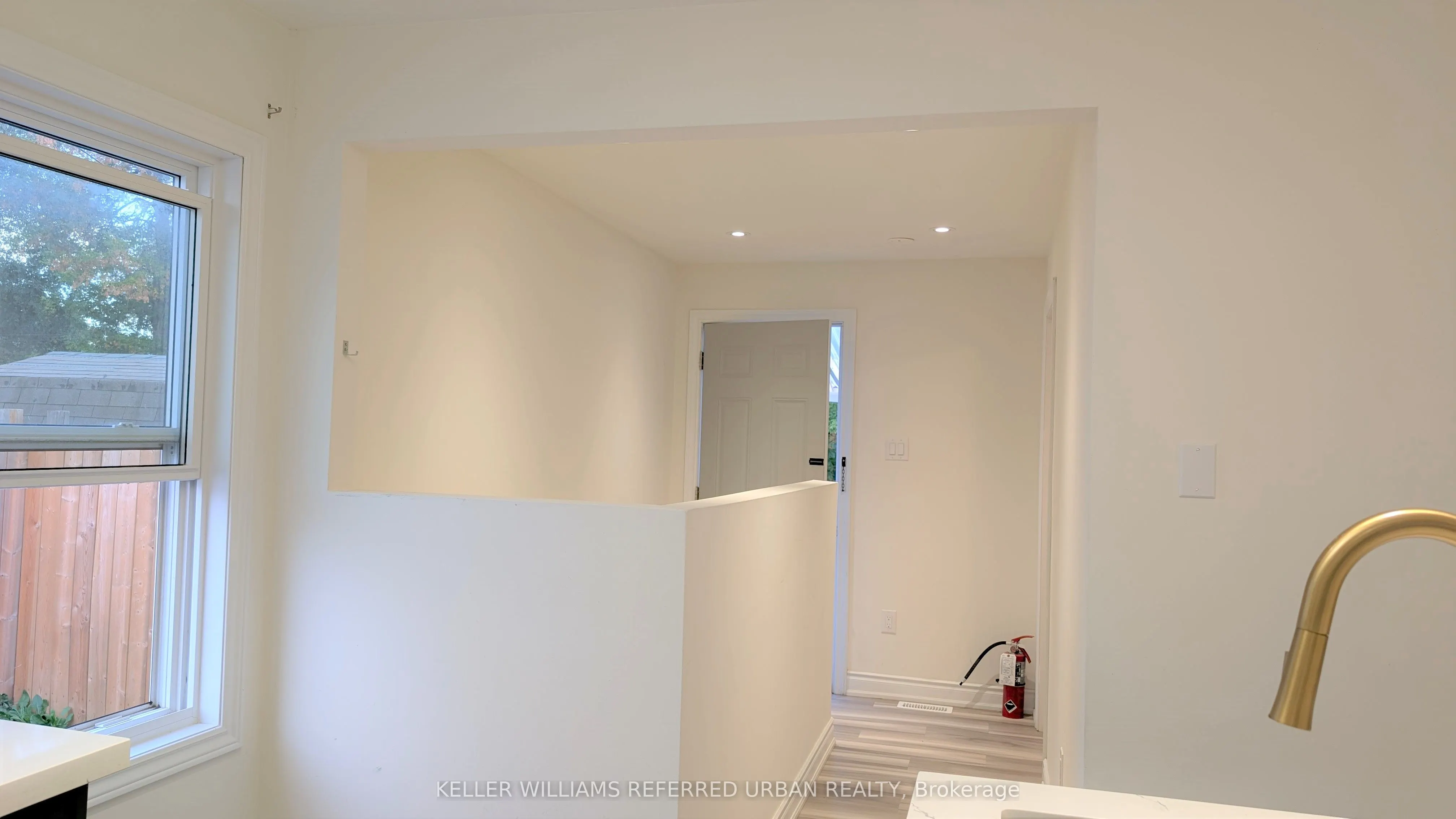 386 Welland Avenue W