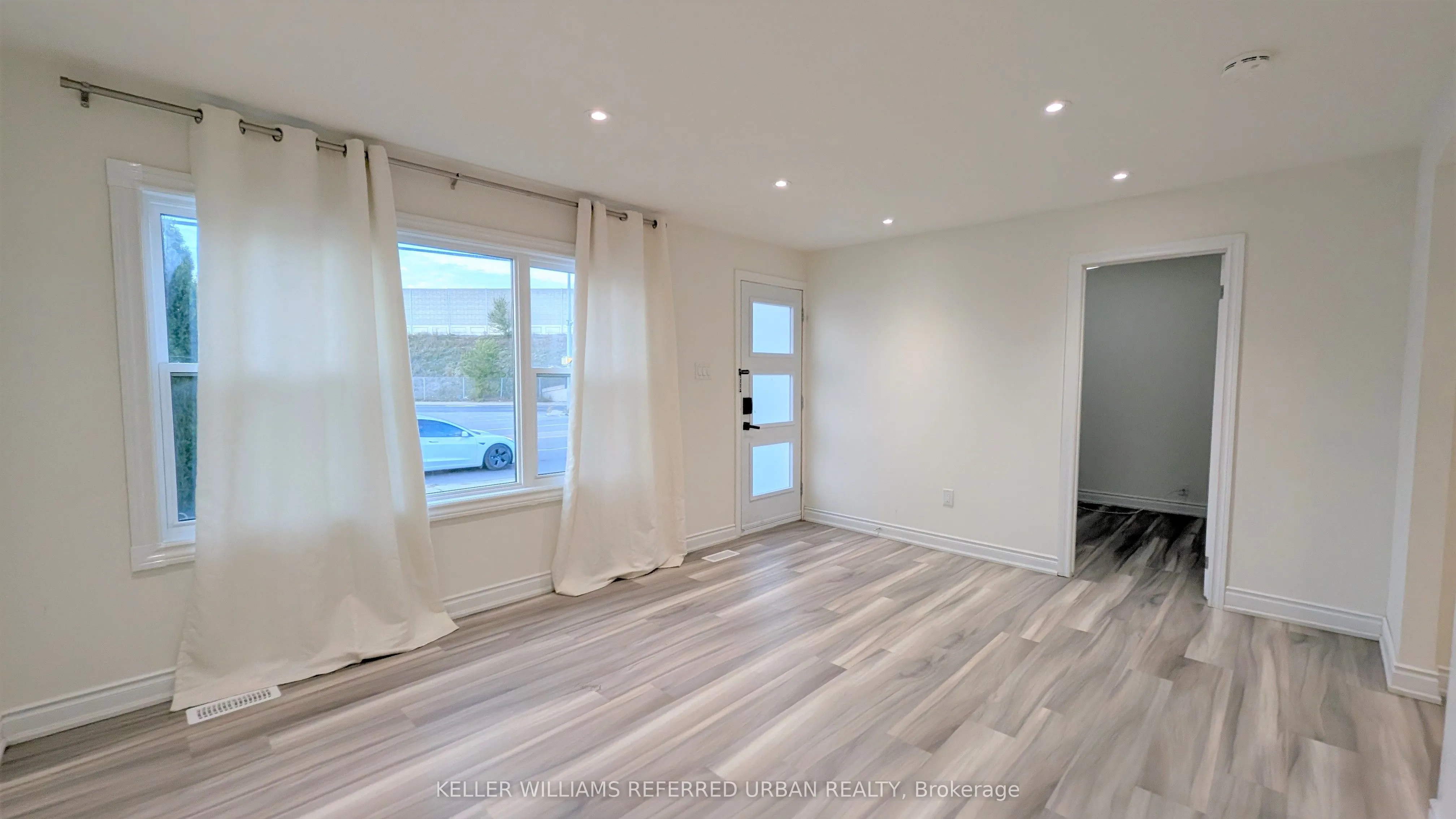 386 Welland Avenue W