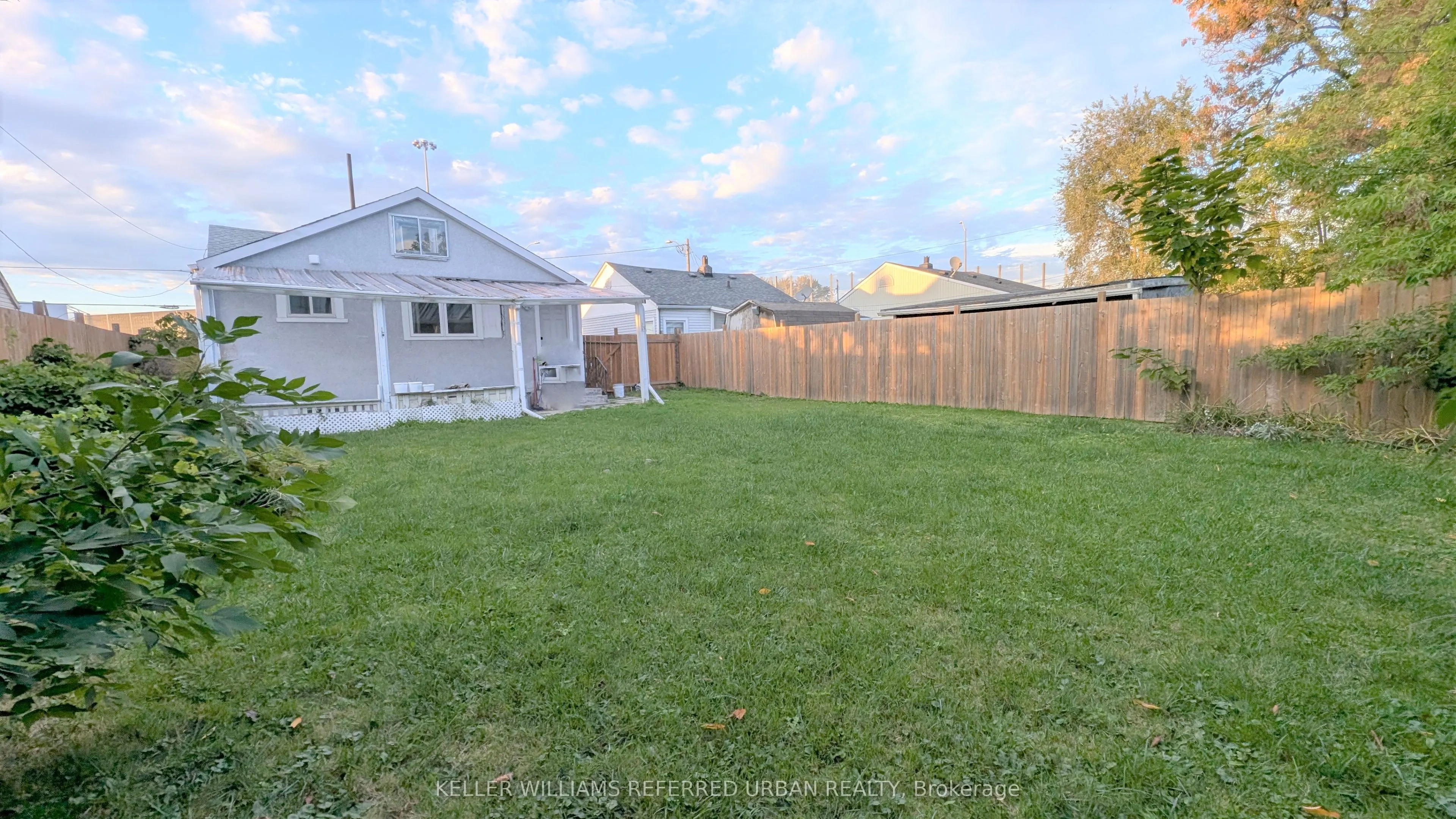 386 Welland Avenue W