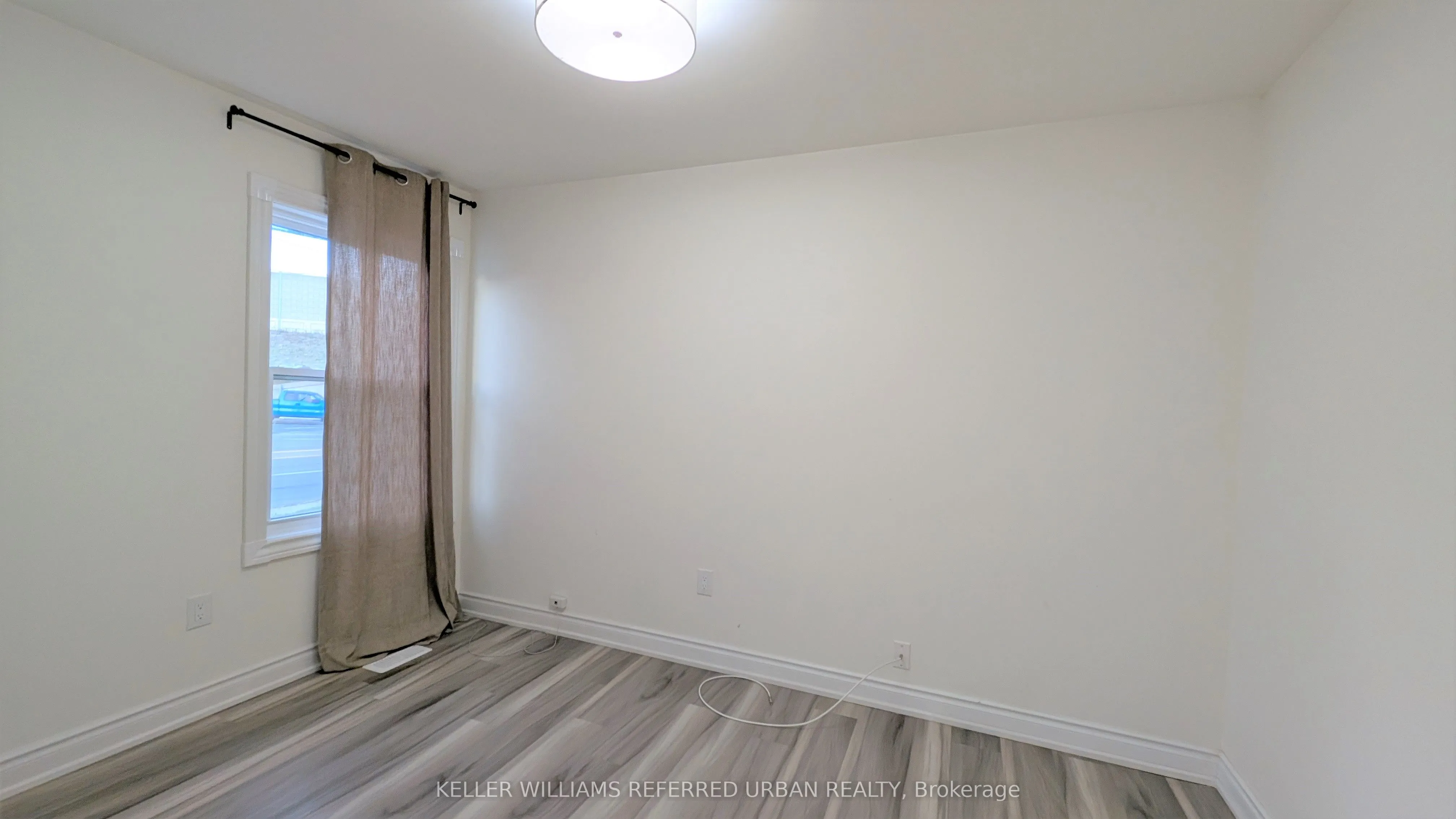 386 Welland Avenue W