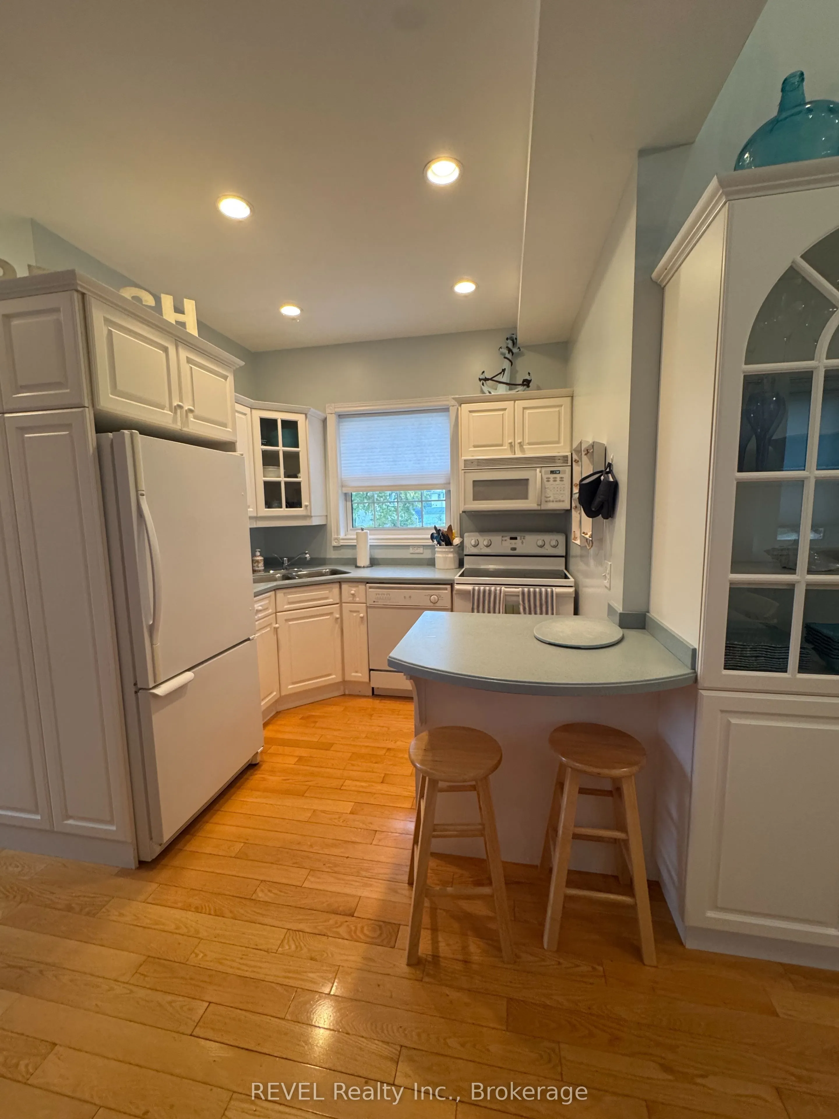 37 Newport Beach Boulevard