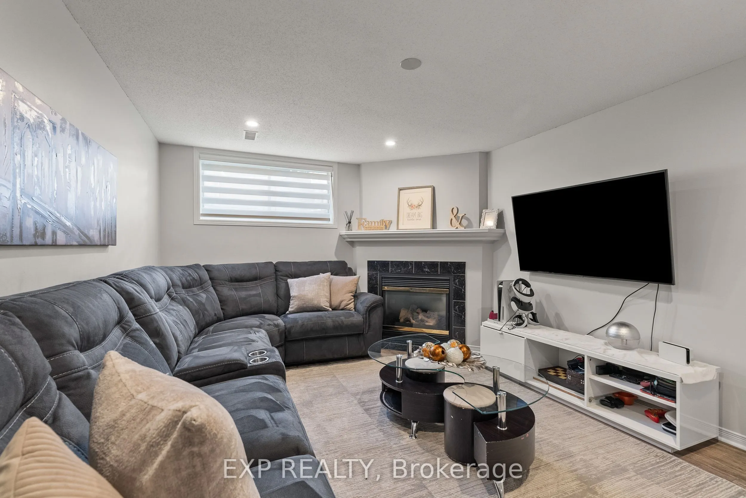 229 Duntroon Circle