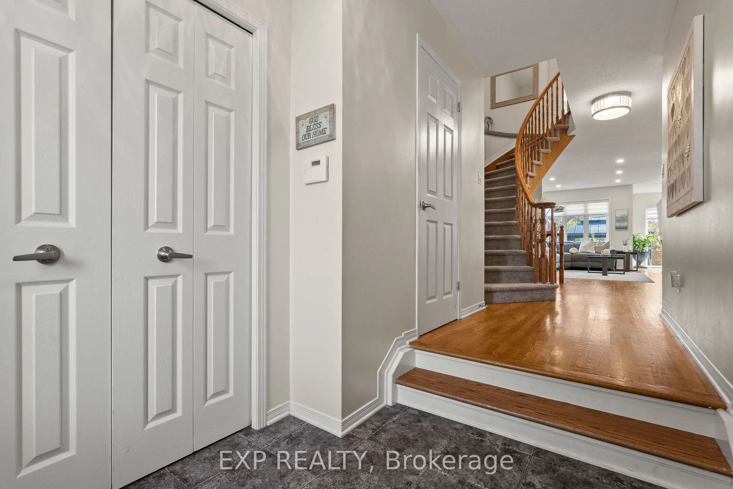 229 Duntroon Circle