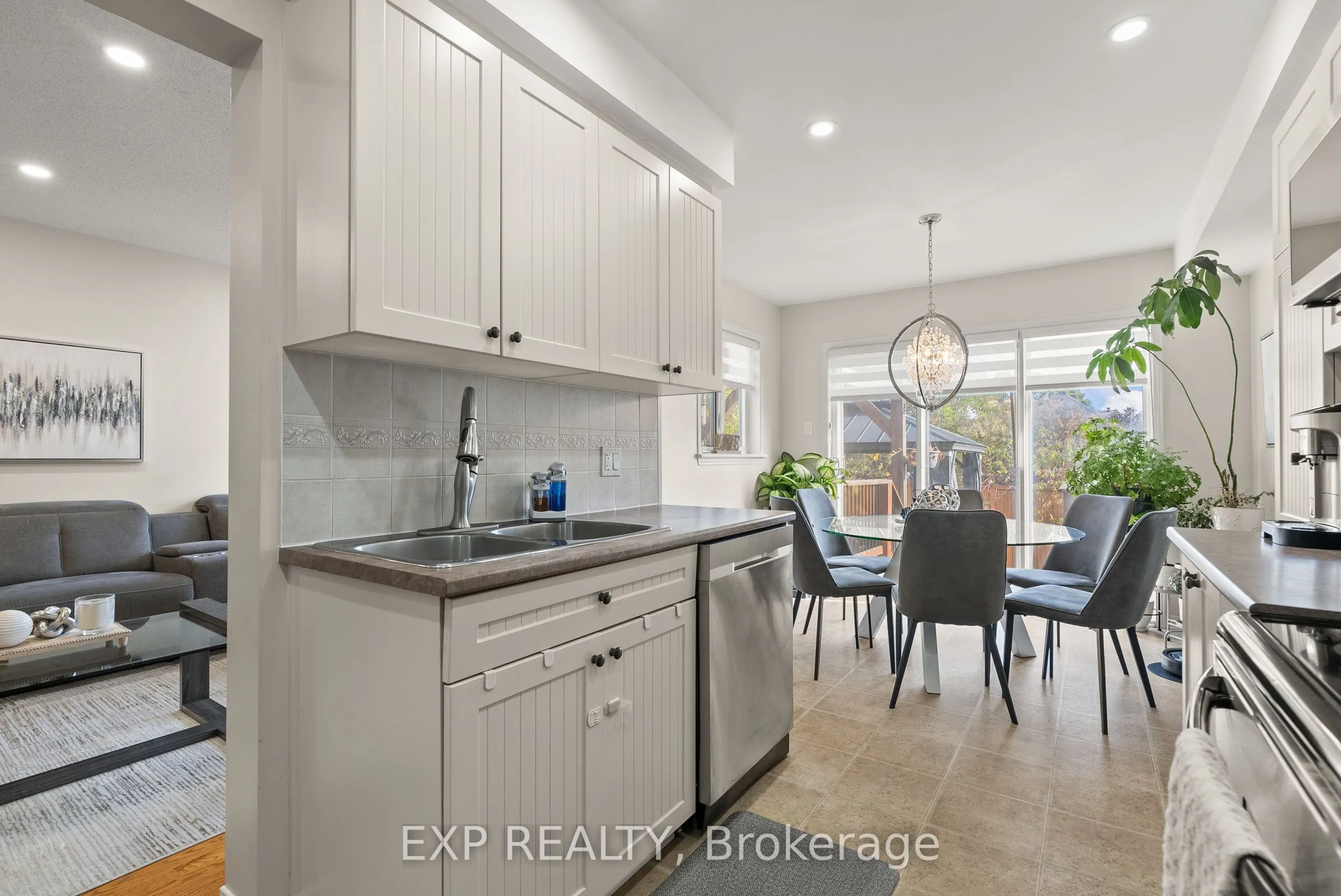 229 Duntroon Circle
