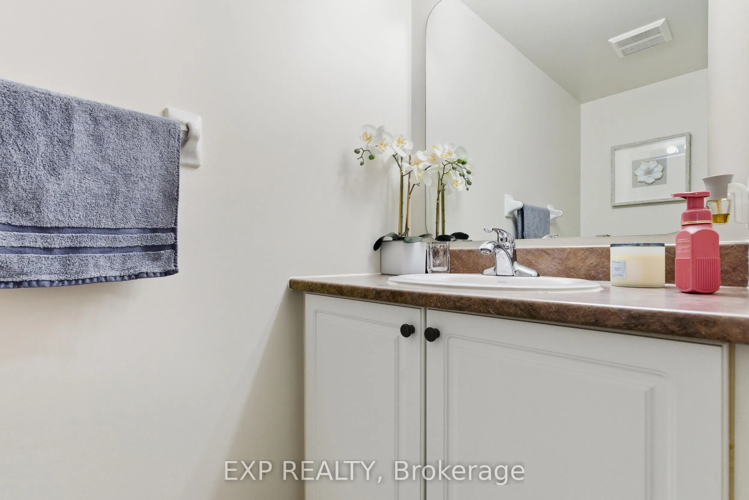 229 Duntroon Circle