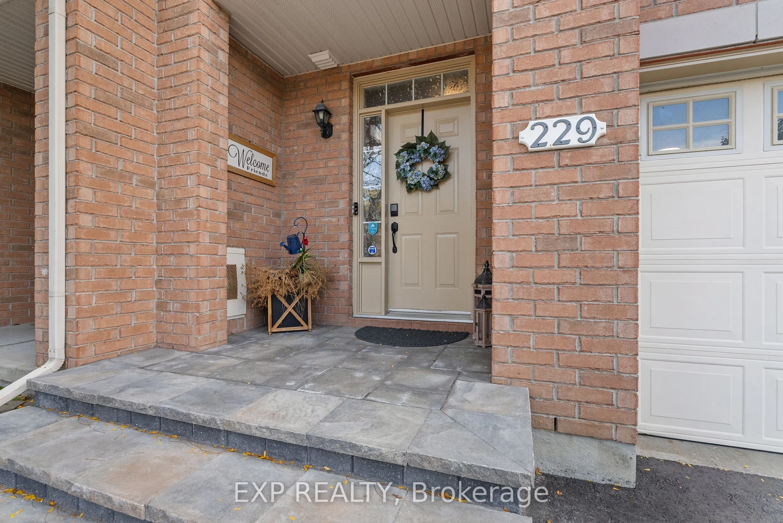 229 Duntroon Circle