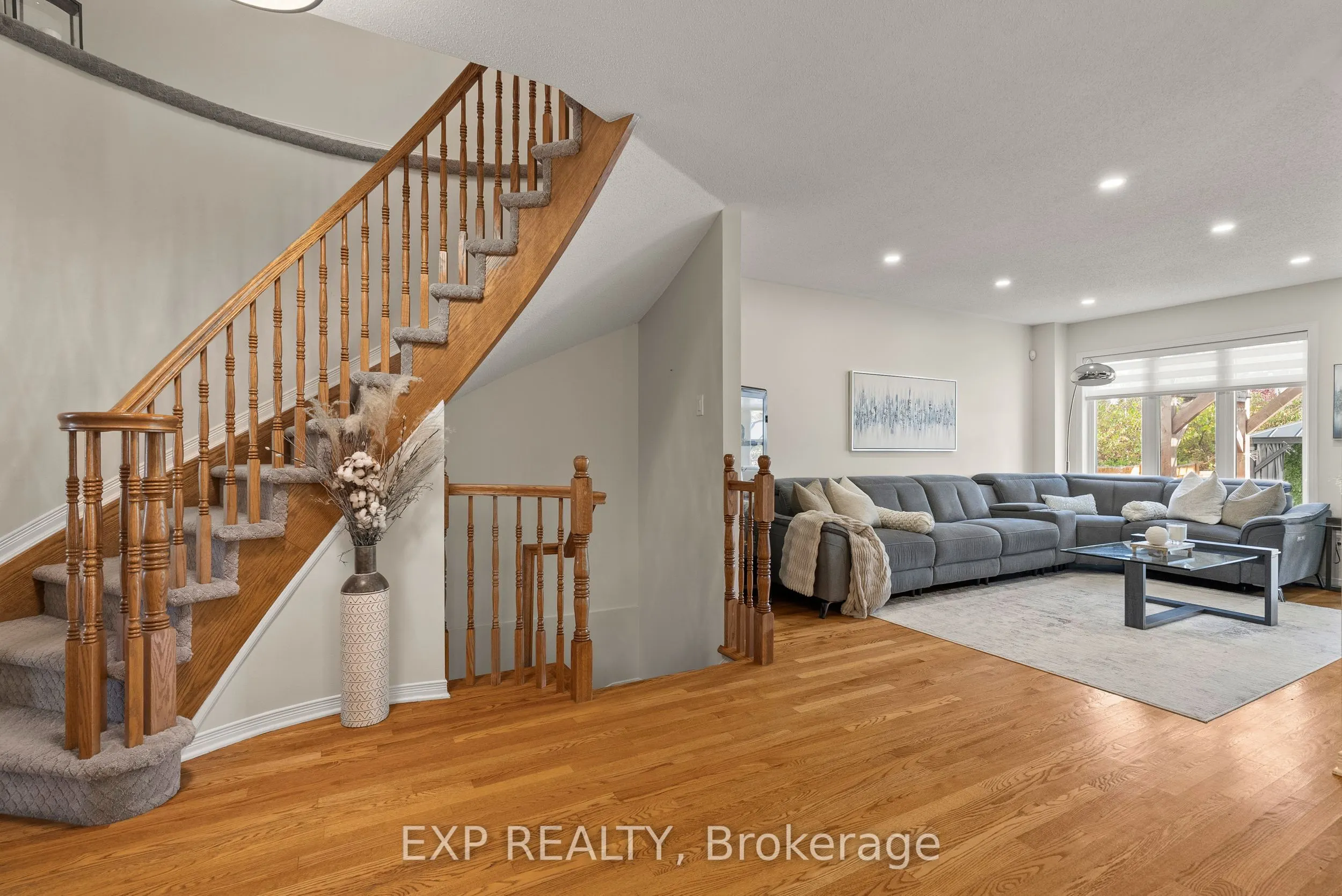 229 Duntroon Circle