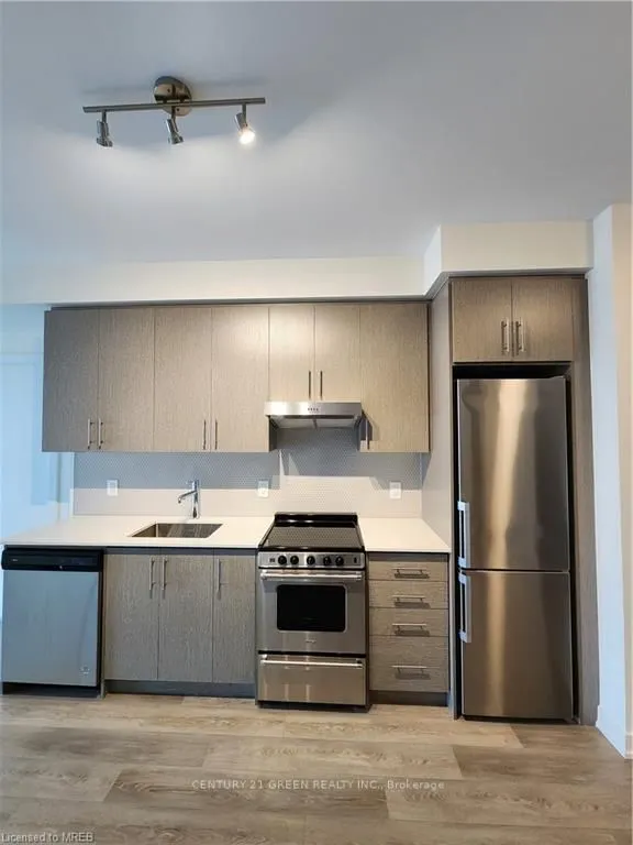 212 King William Street, #1204