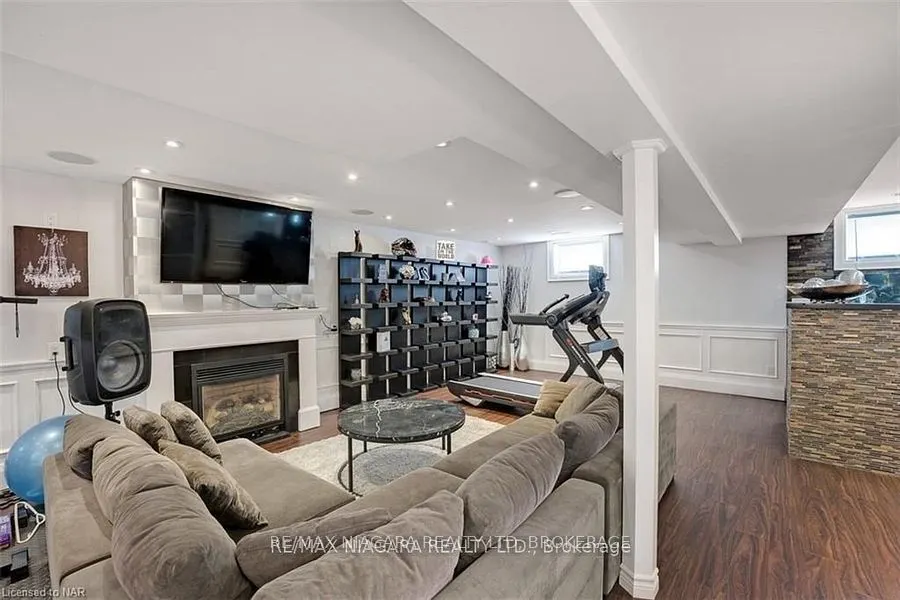 6618 Flora Court