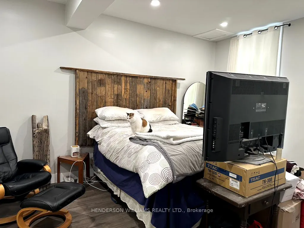 302 Picton Main Street, #Unit 4