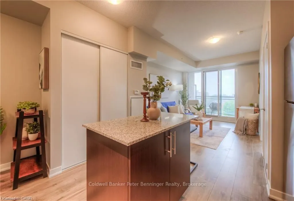 85 Duke Street W, #703