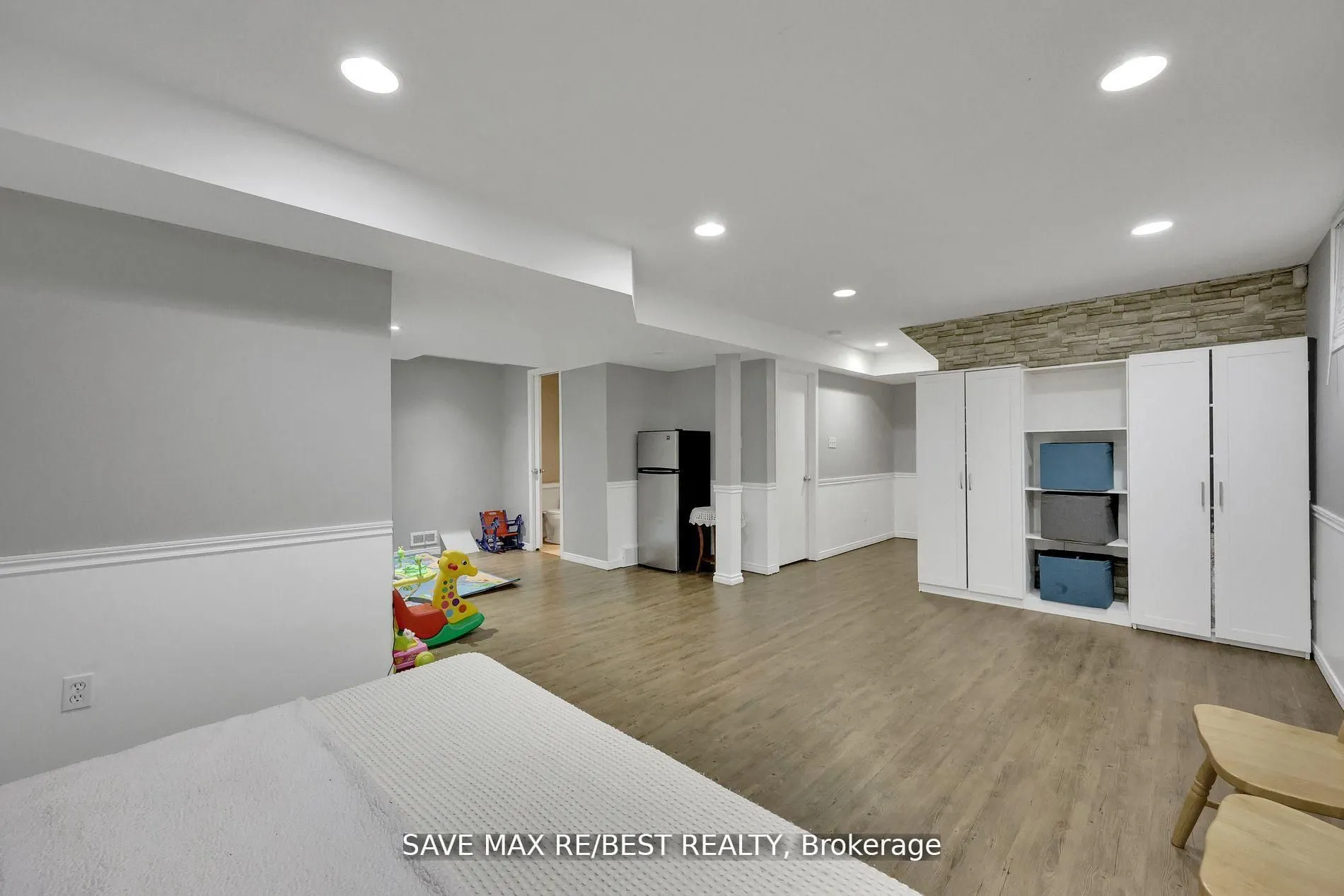 1143 BLACKMAPLE Drive