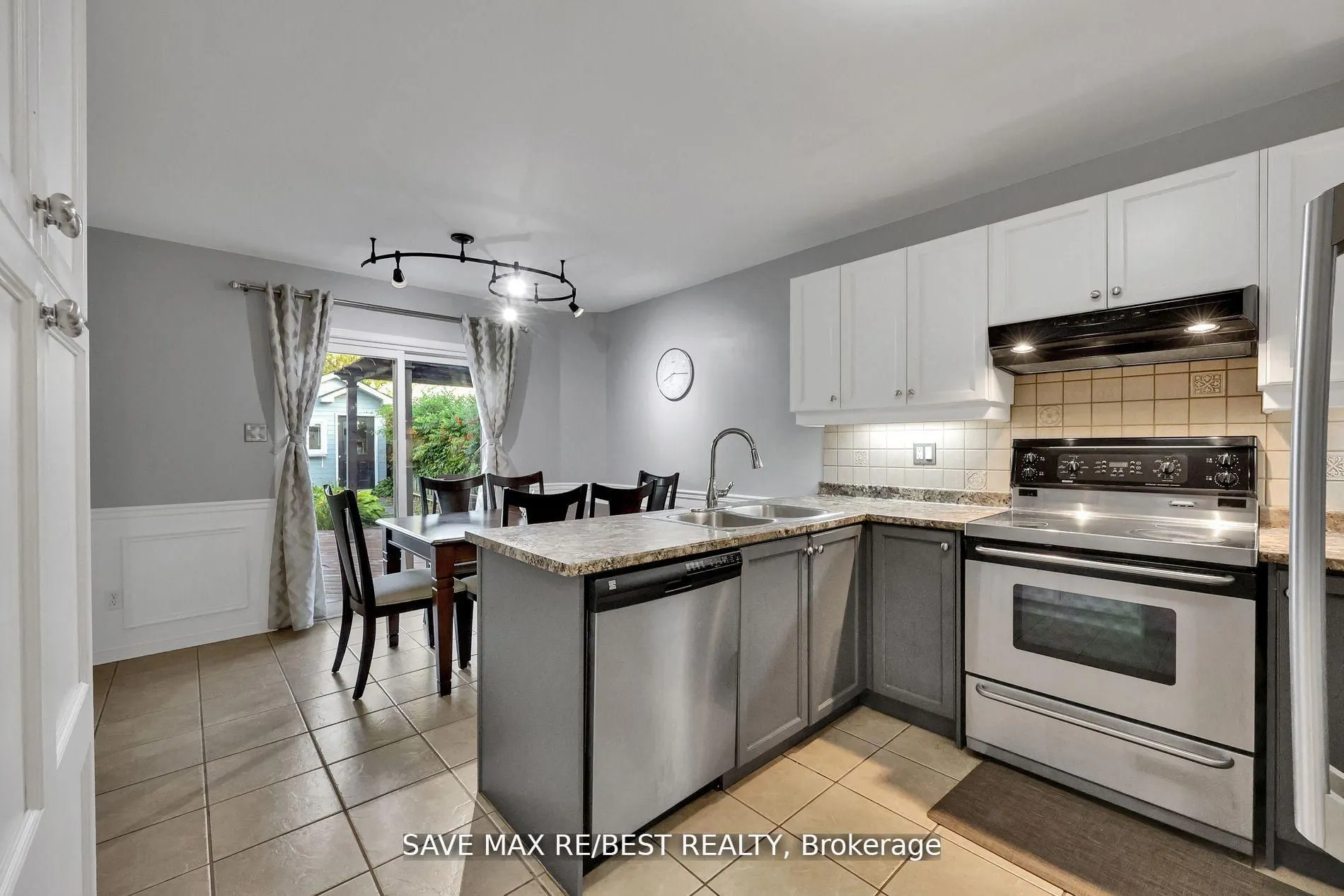1143 BLACKMAPLE Drive