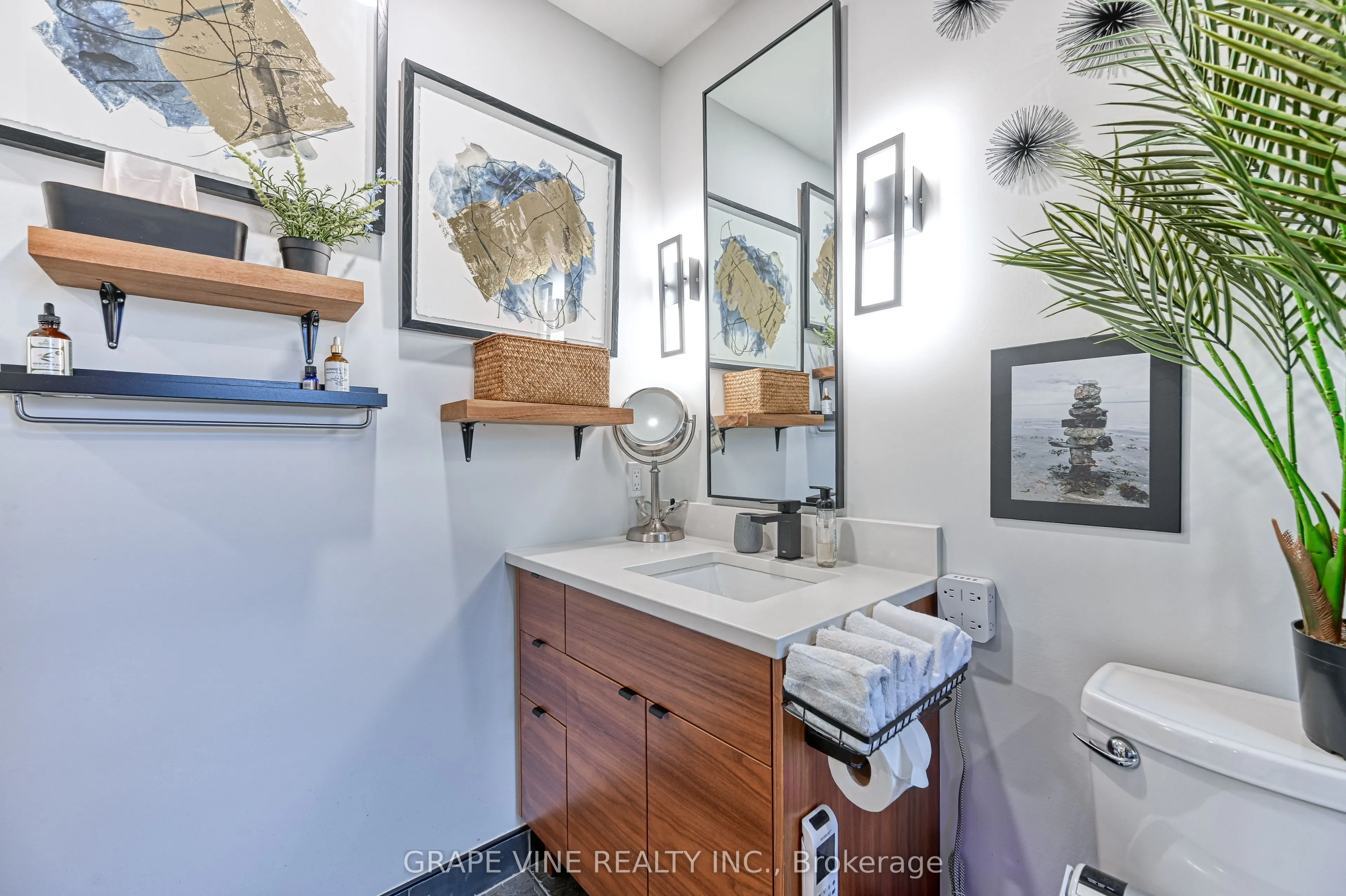 777 Rolling River Crescent