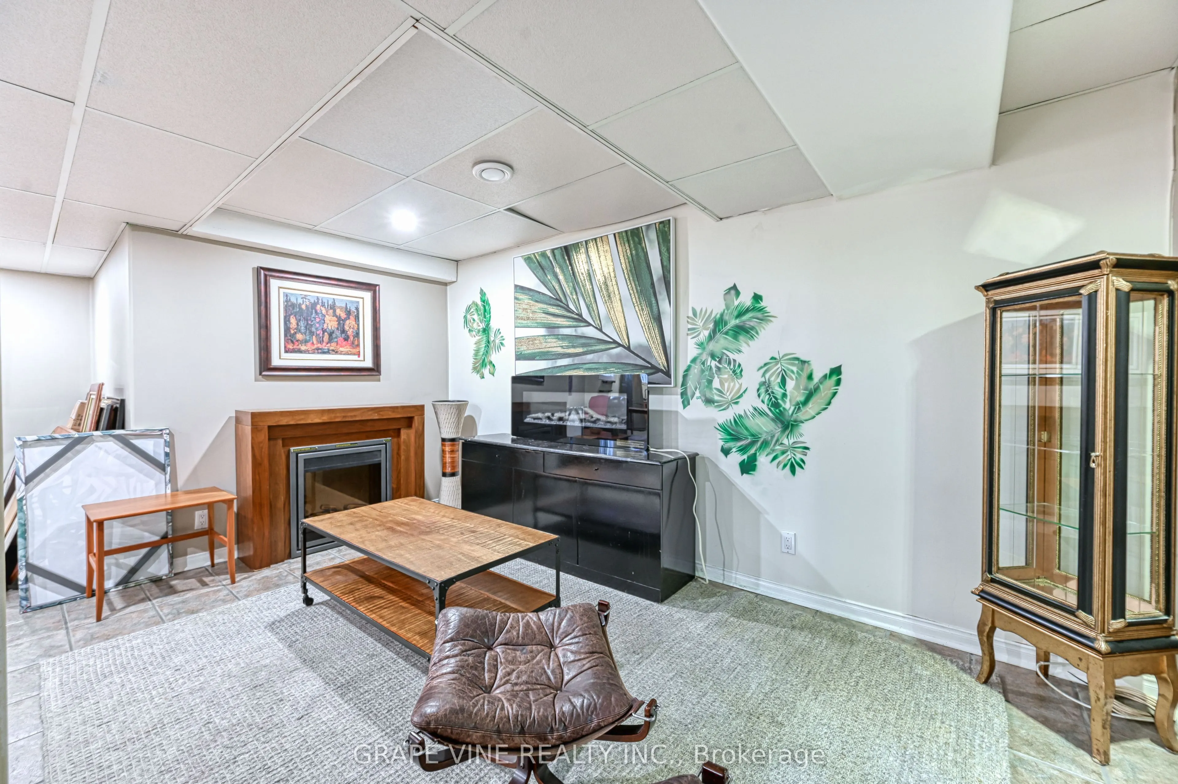 777 Rolling River Crescent