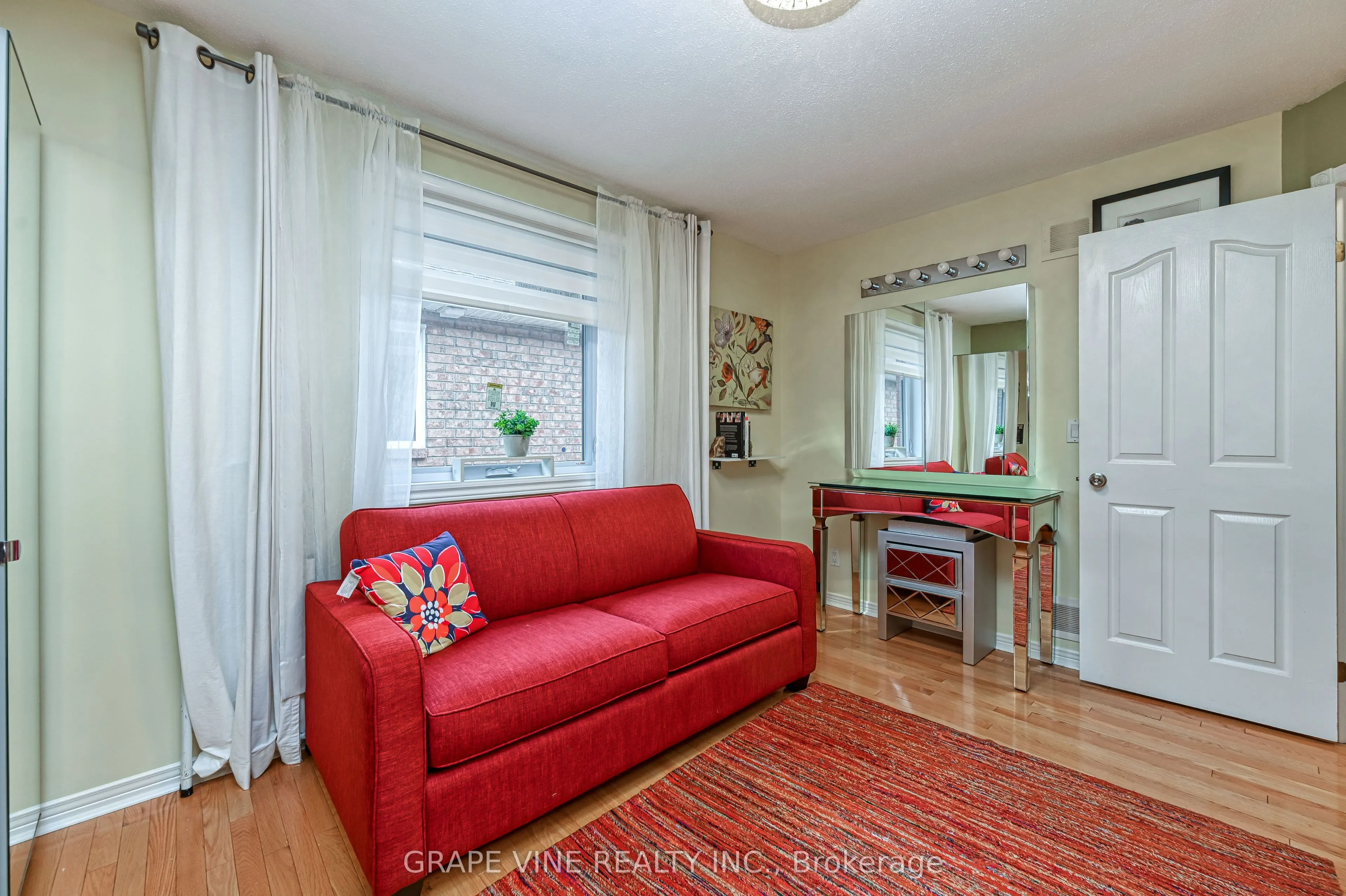 777 Rolling River Crescent