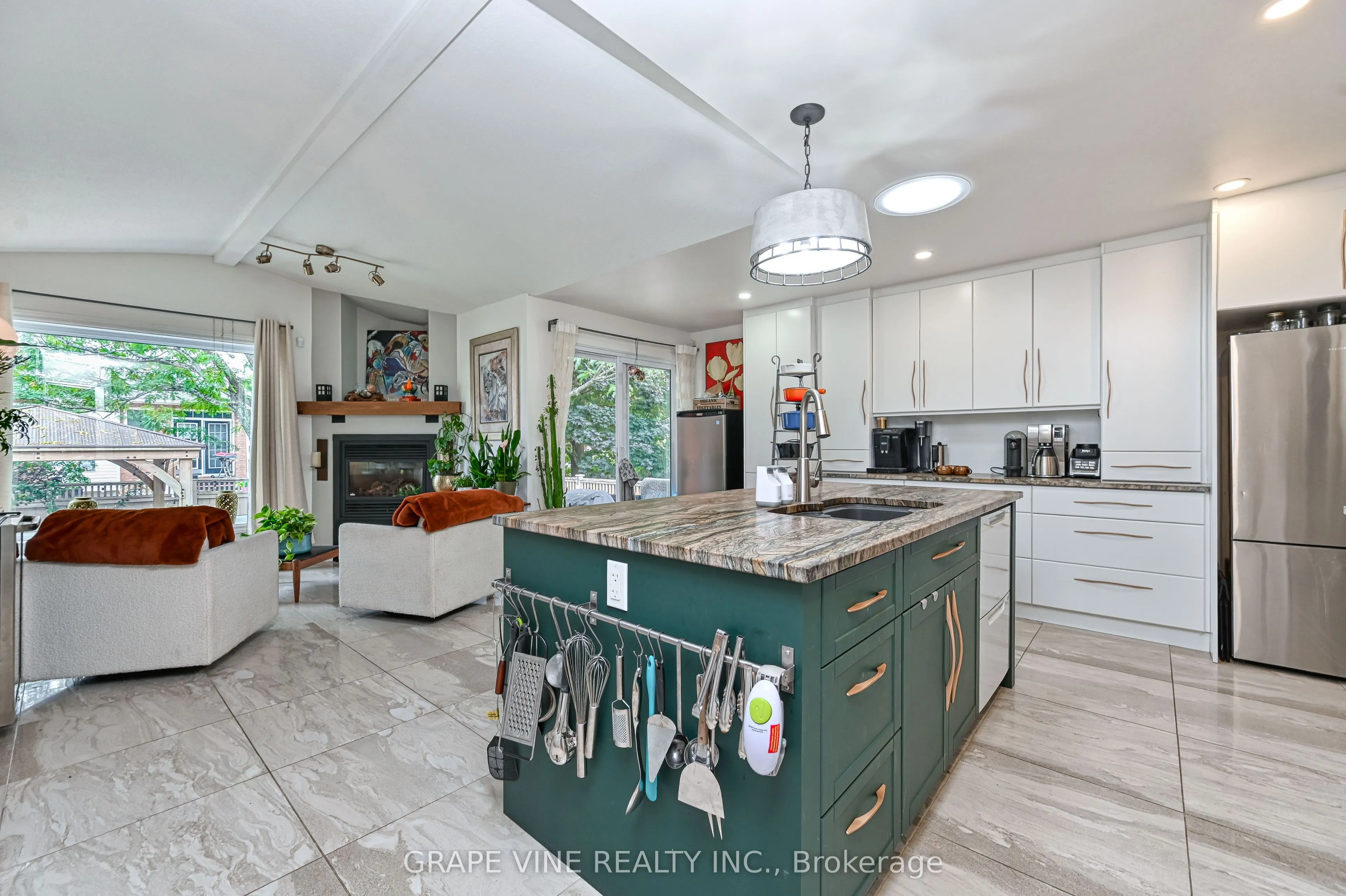 777 Rolling River Crescent