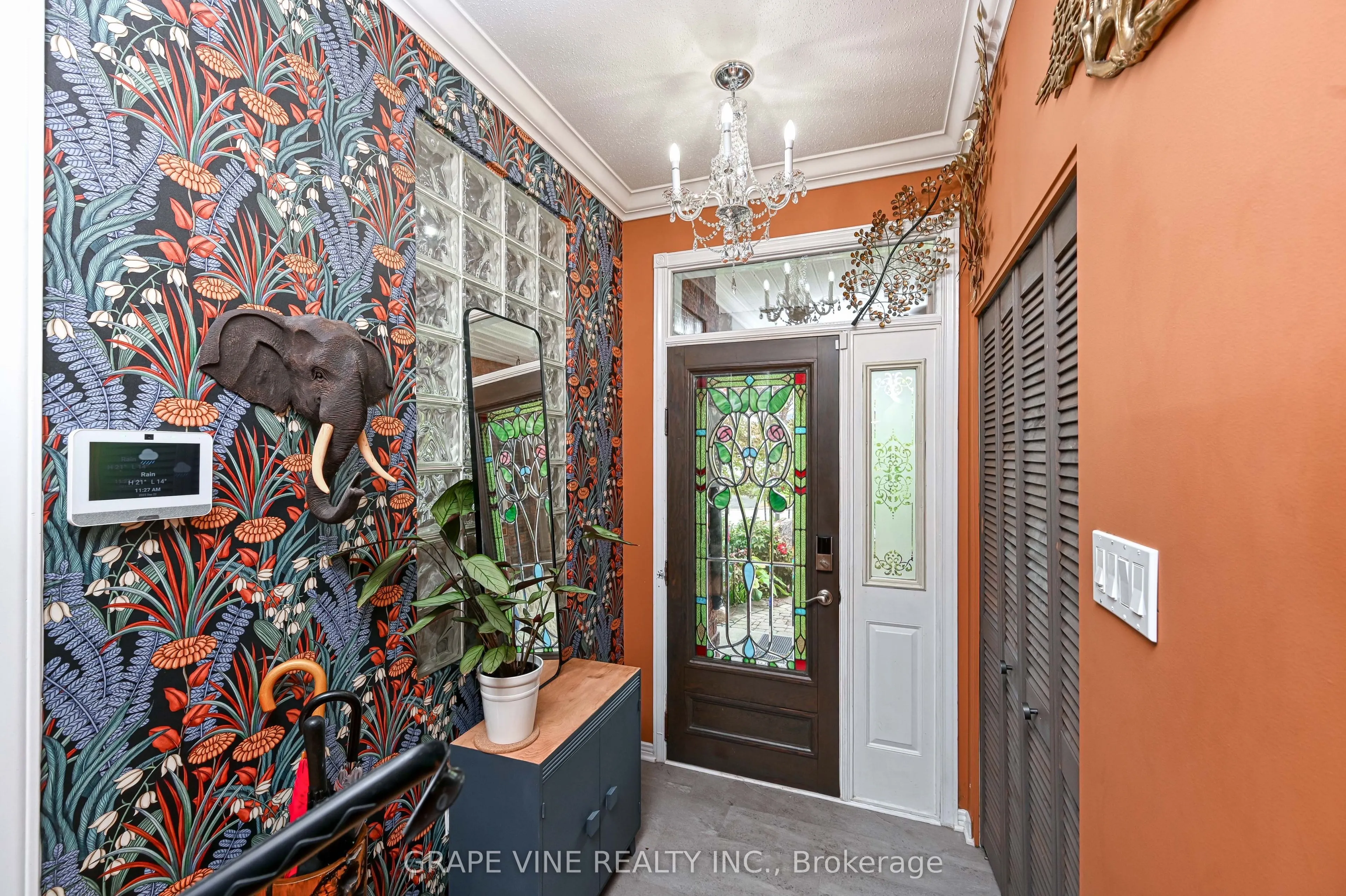 777 Rolling River Crescent