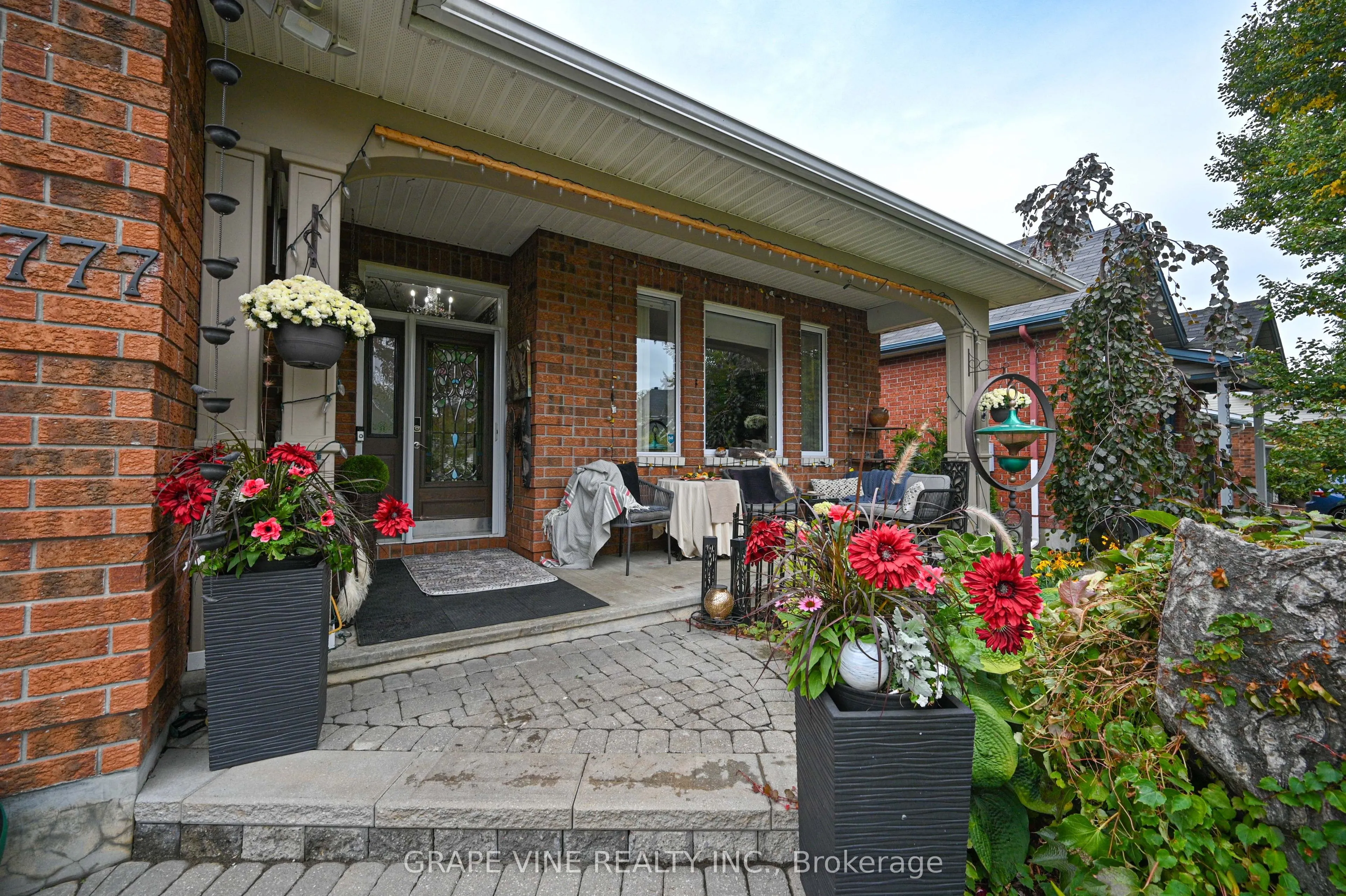 777 Rolling River Crescent