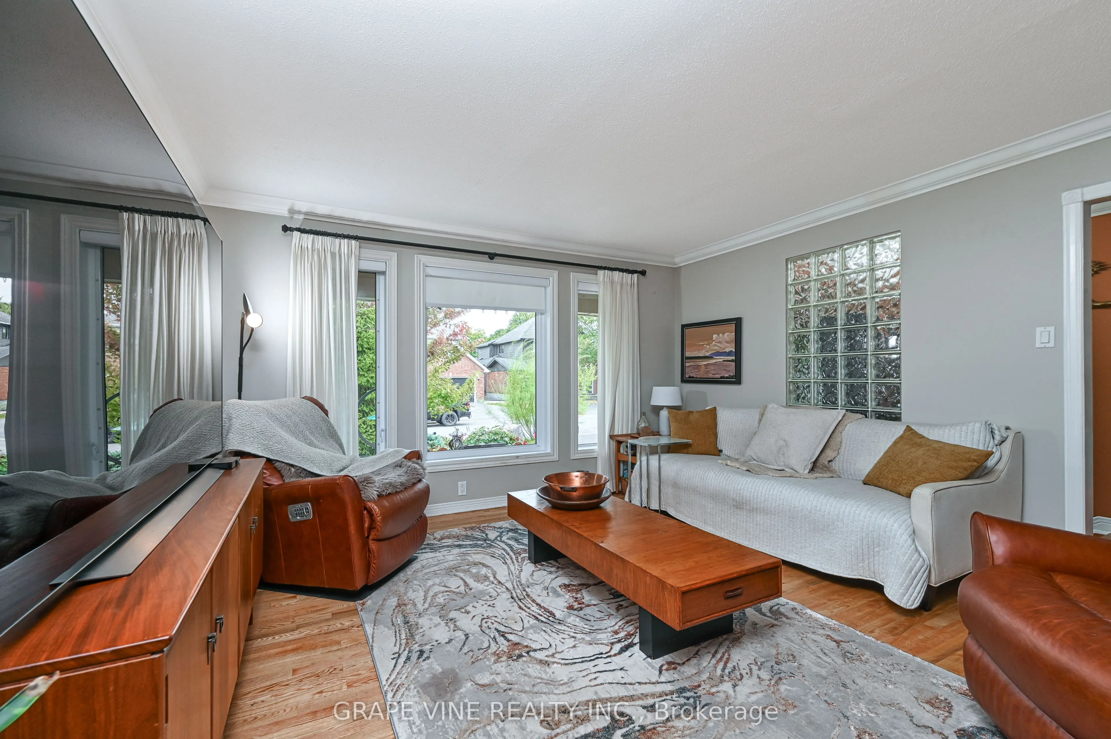 777 Rolling River Crescent