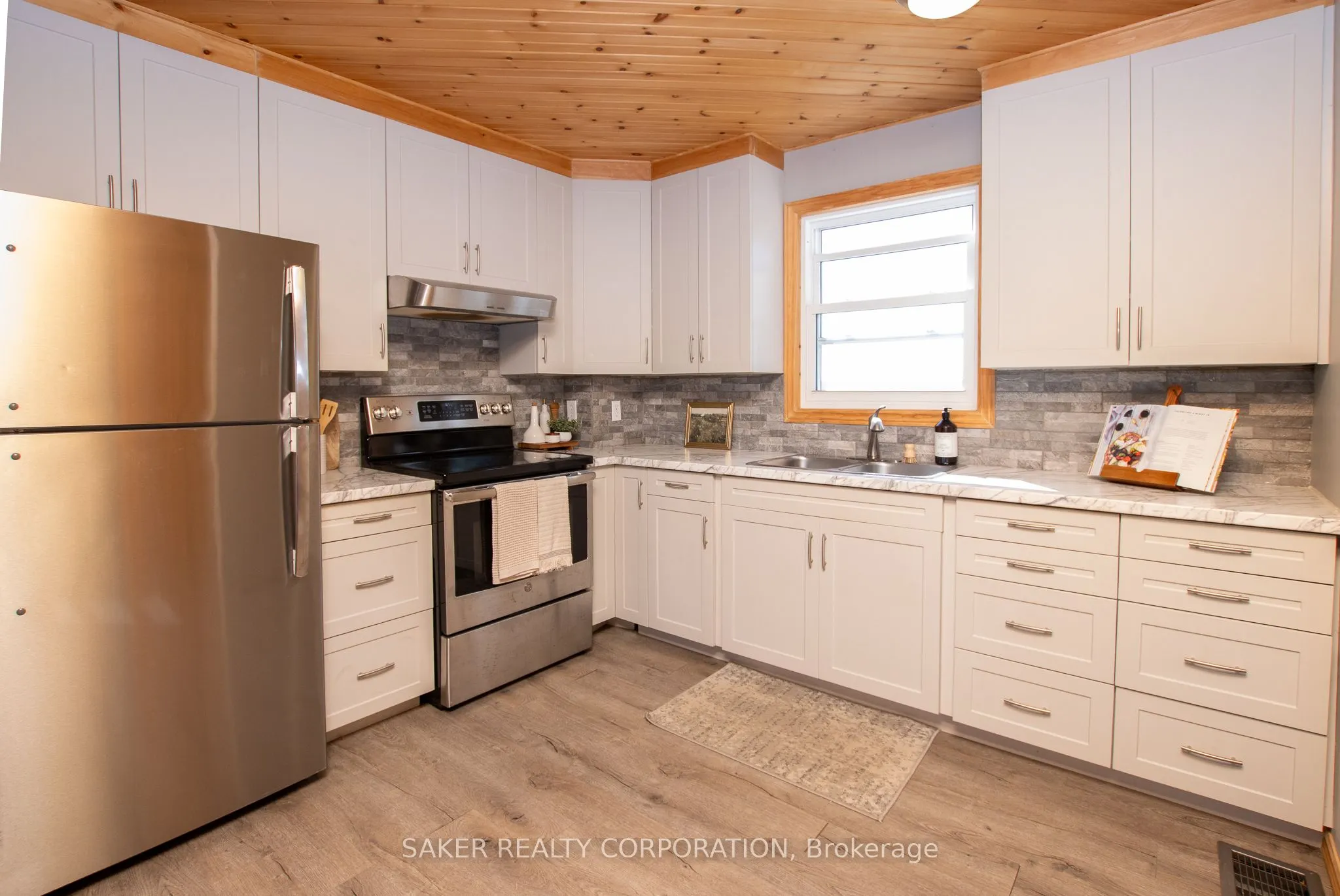 146 Simcoe Street