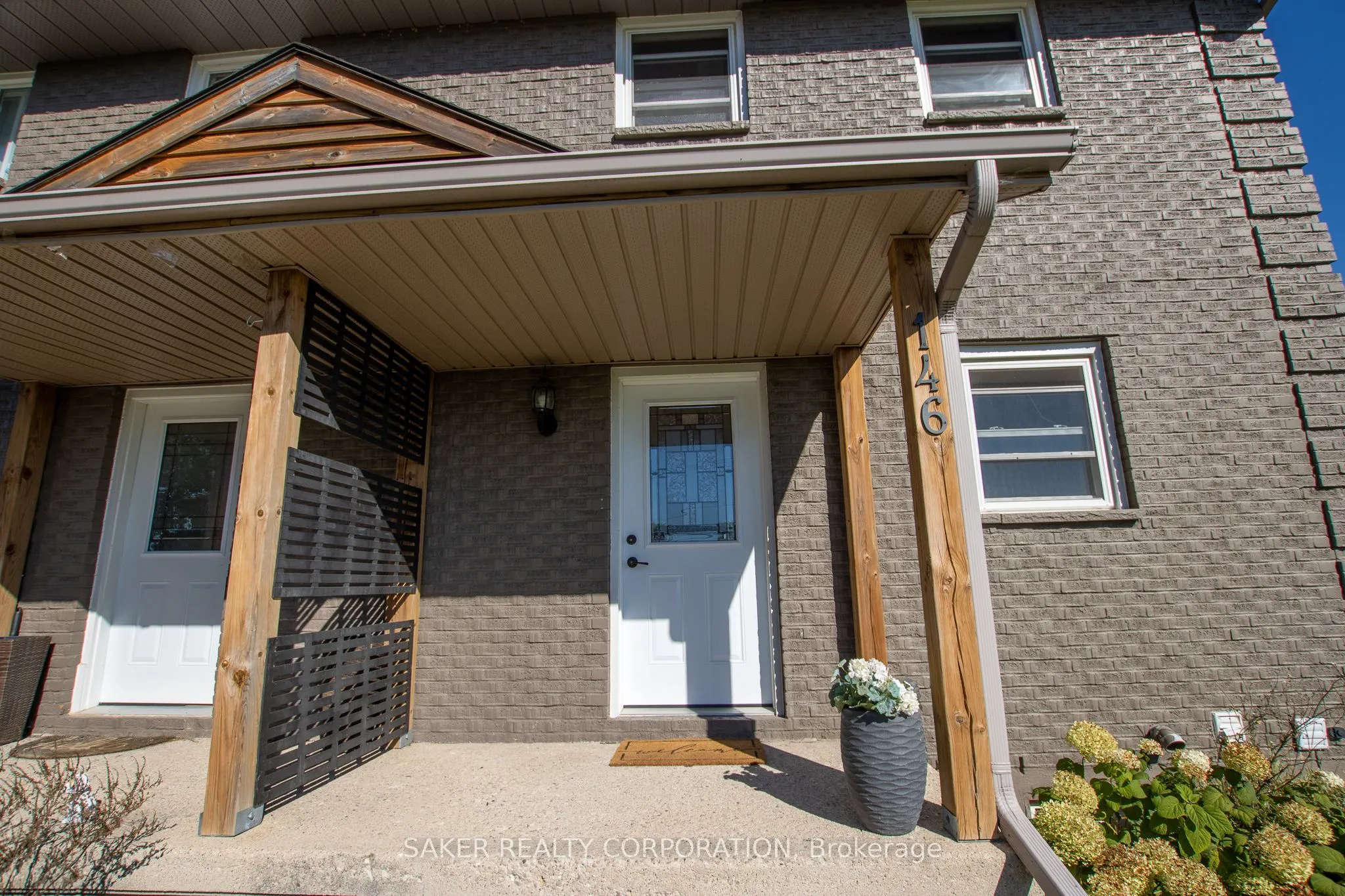146 Simcoe Street