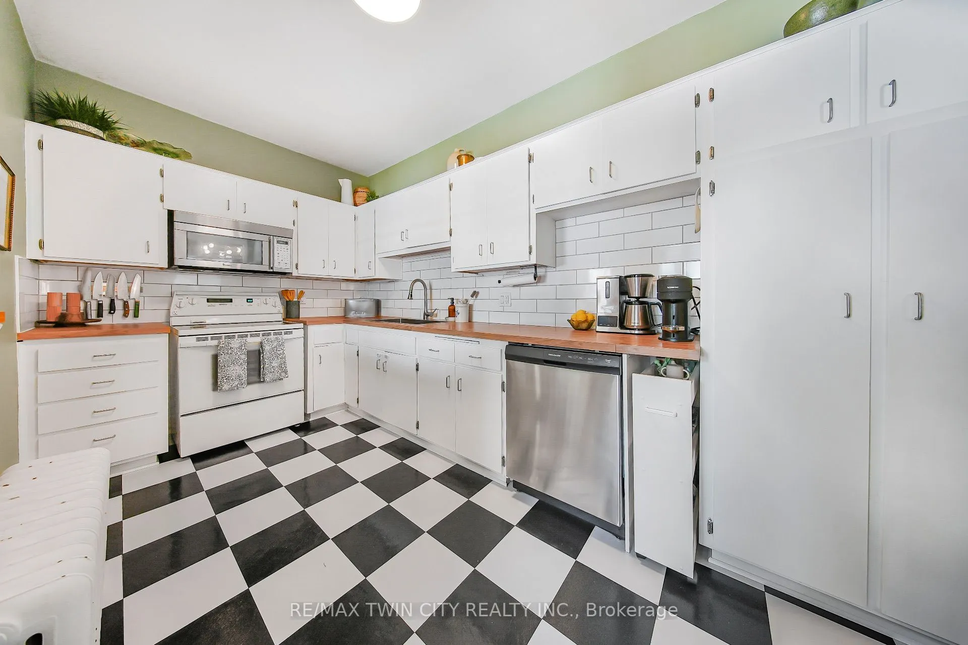 60 Heins Avenue