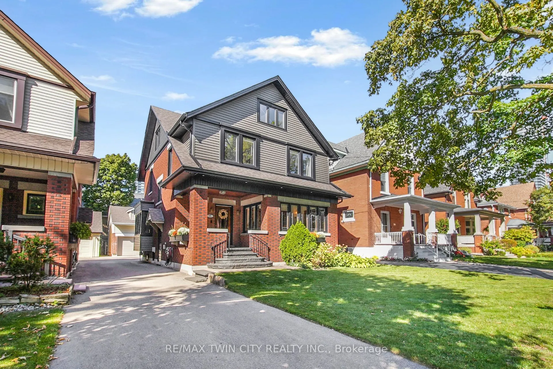 60 Heins Avenue