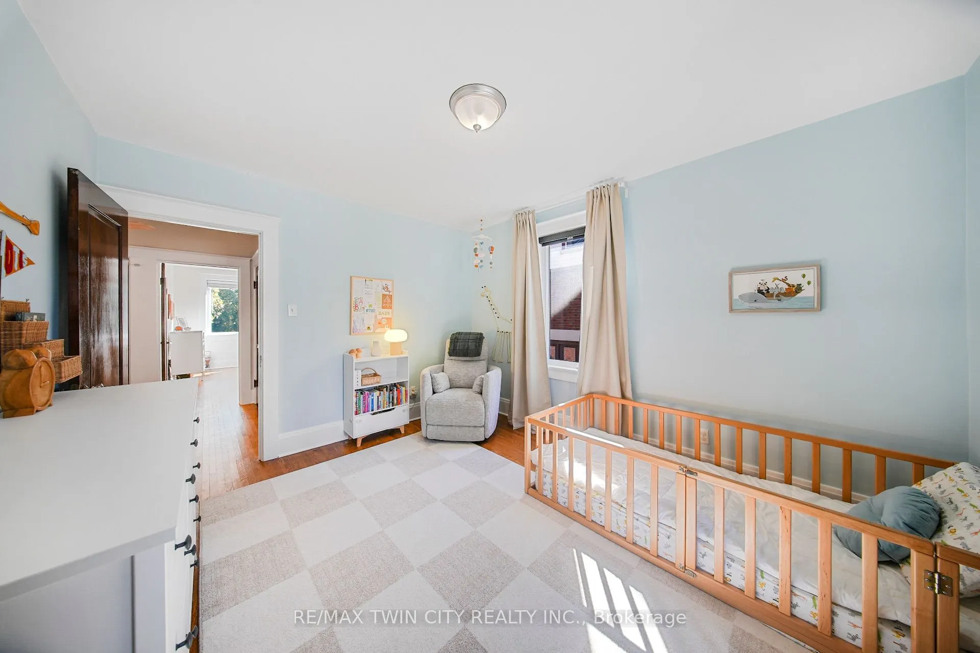 60 Heins Avenue