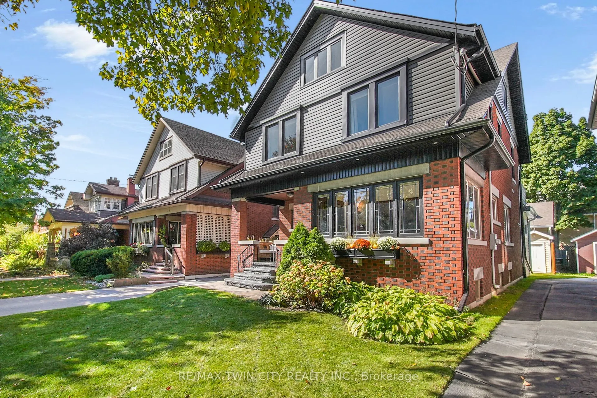 60 Heins Avenue