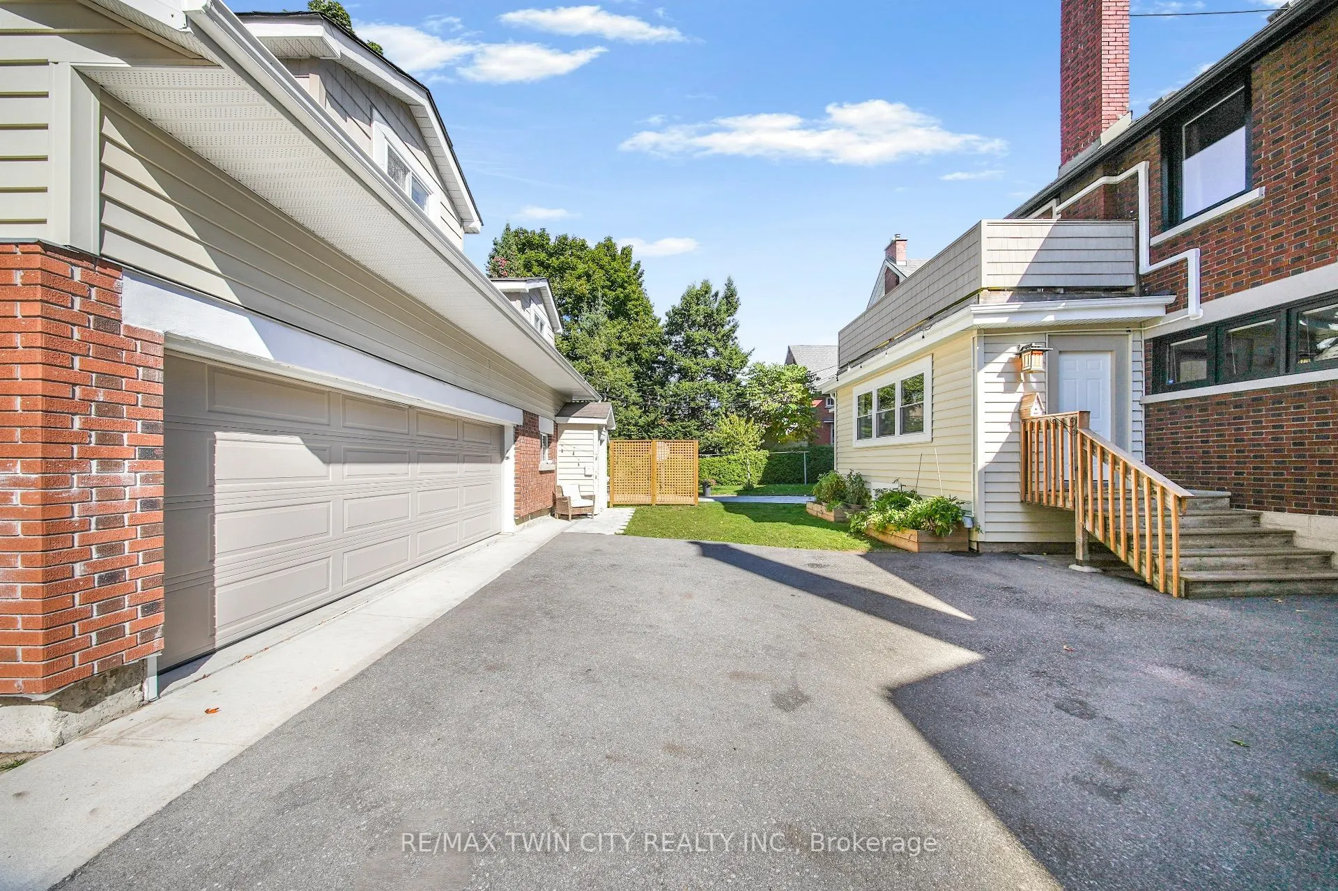 60 Heins Avenue