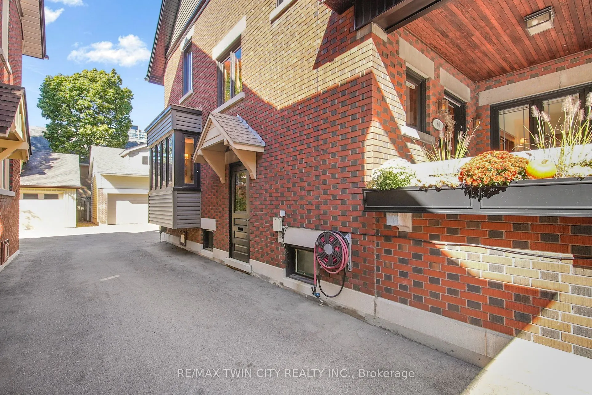 60 Heins Avenue