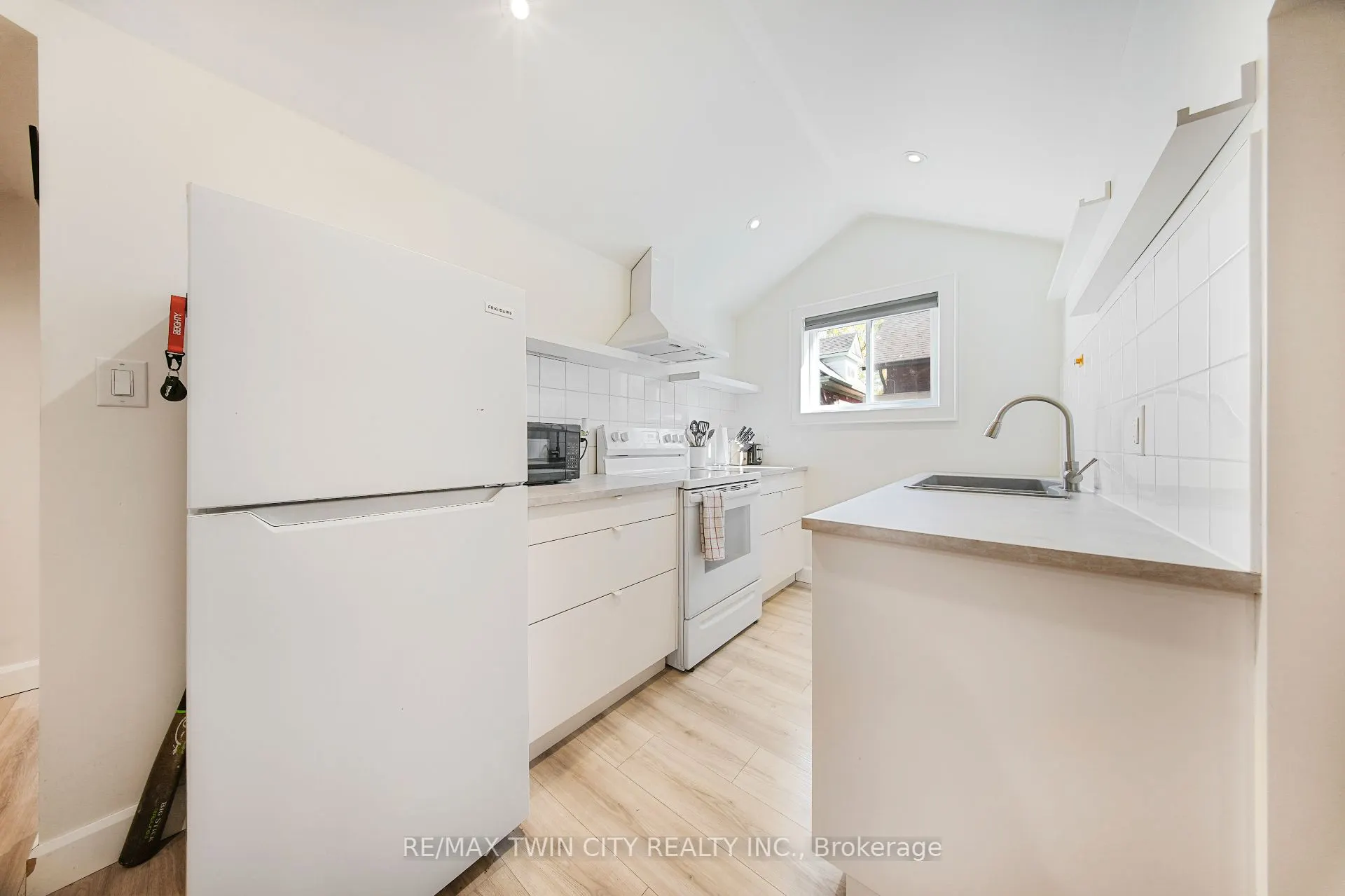 60 Heins Avenue