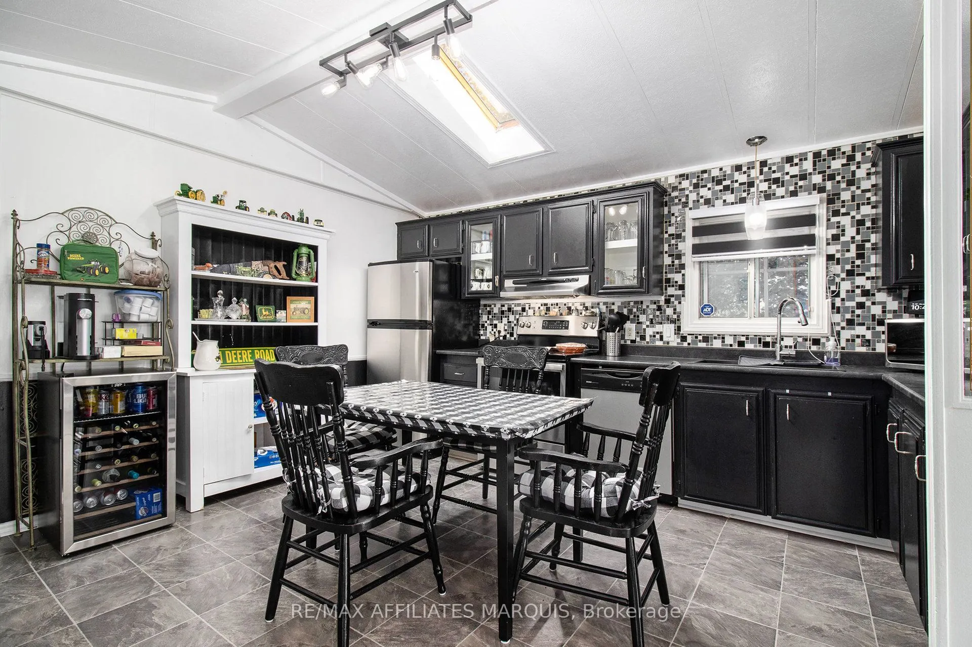 112 Sunset Drive