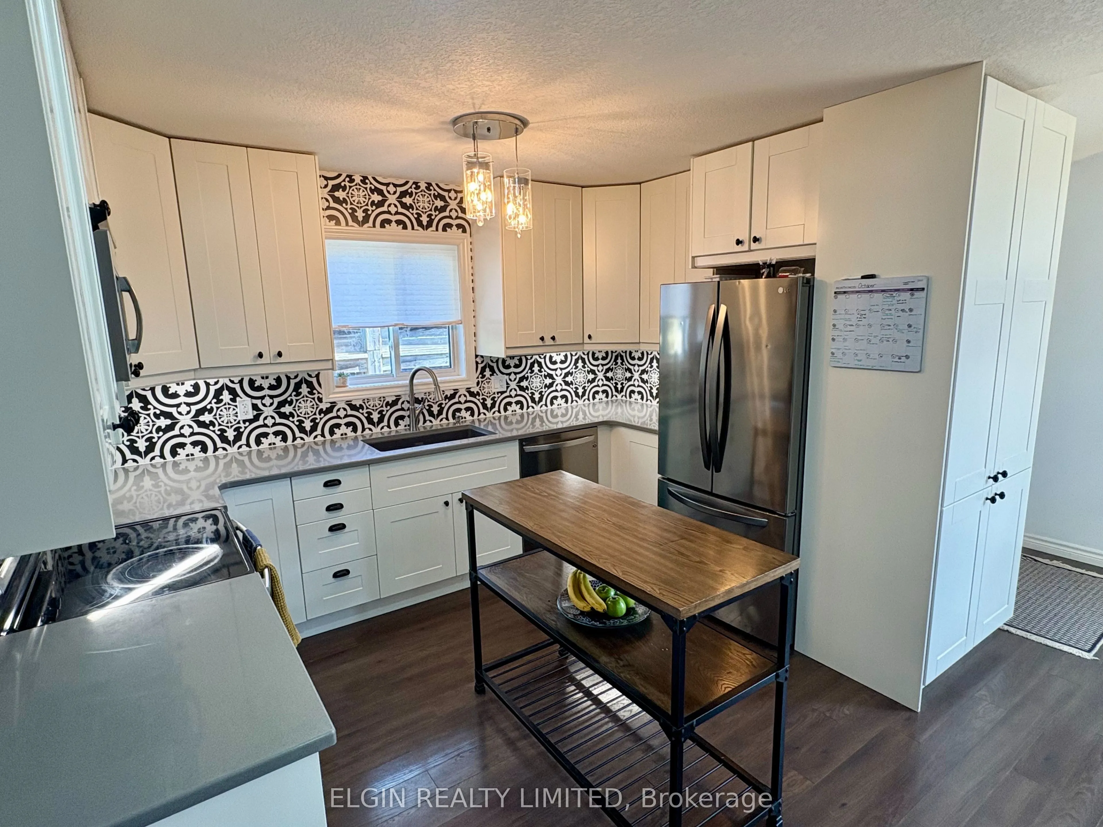 10 Ambleside Drive